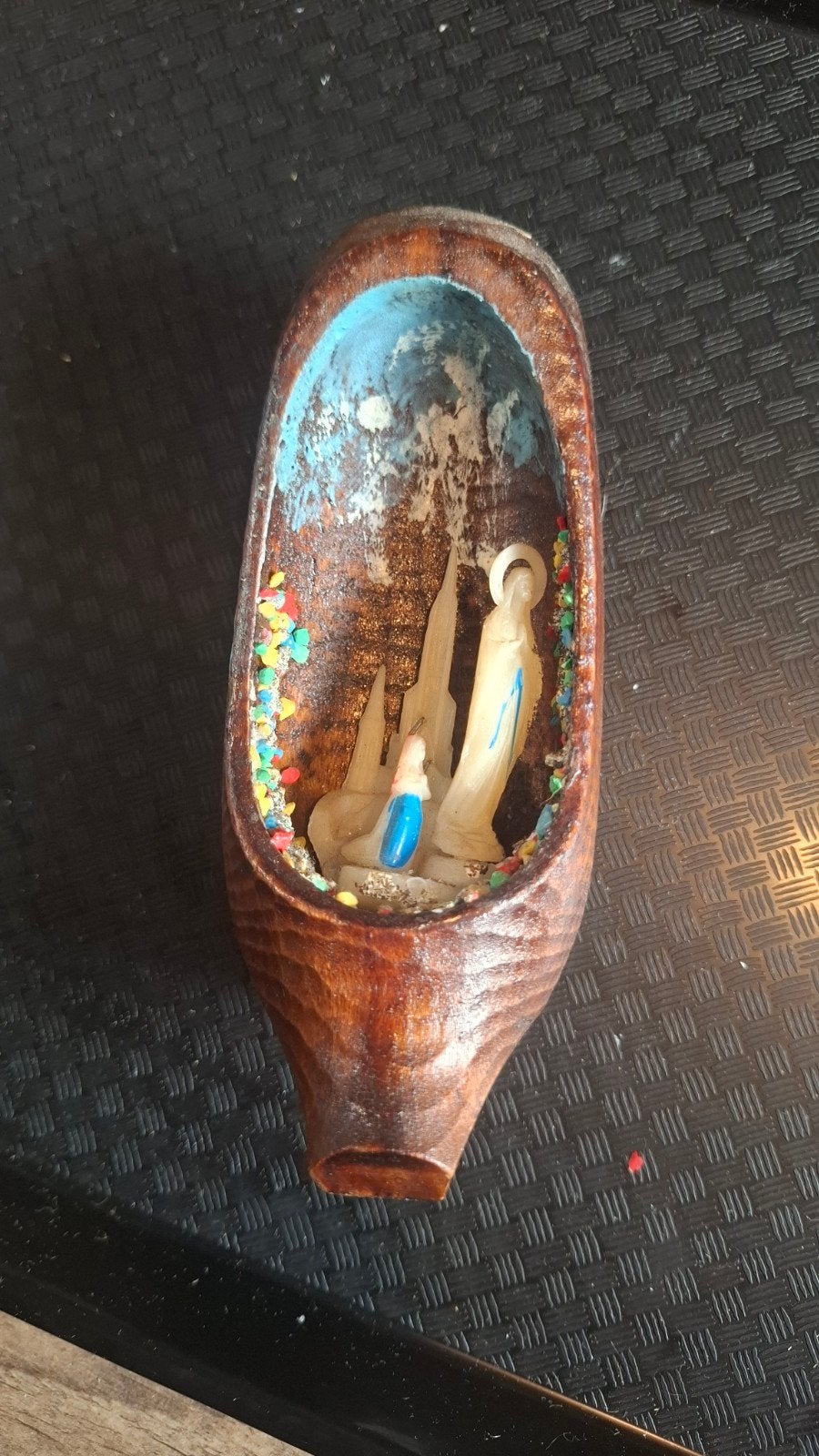 Handgemaakte Klomp met Maria Beeldje - Uniek Decoratiestuk, Ophalen of Verzenden