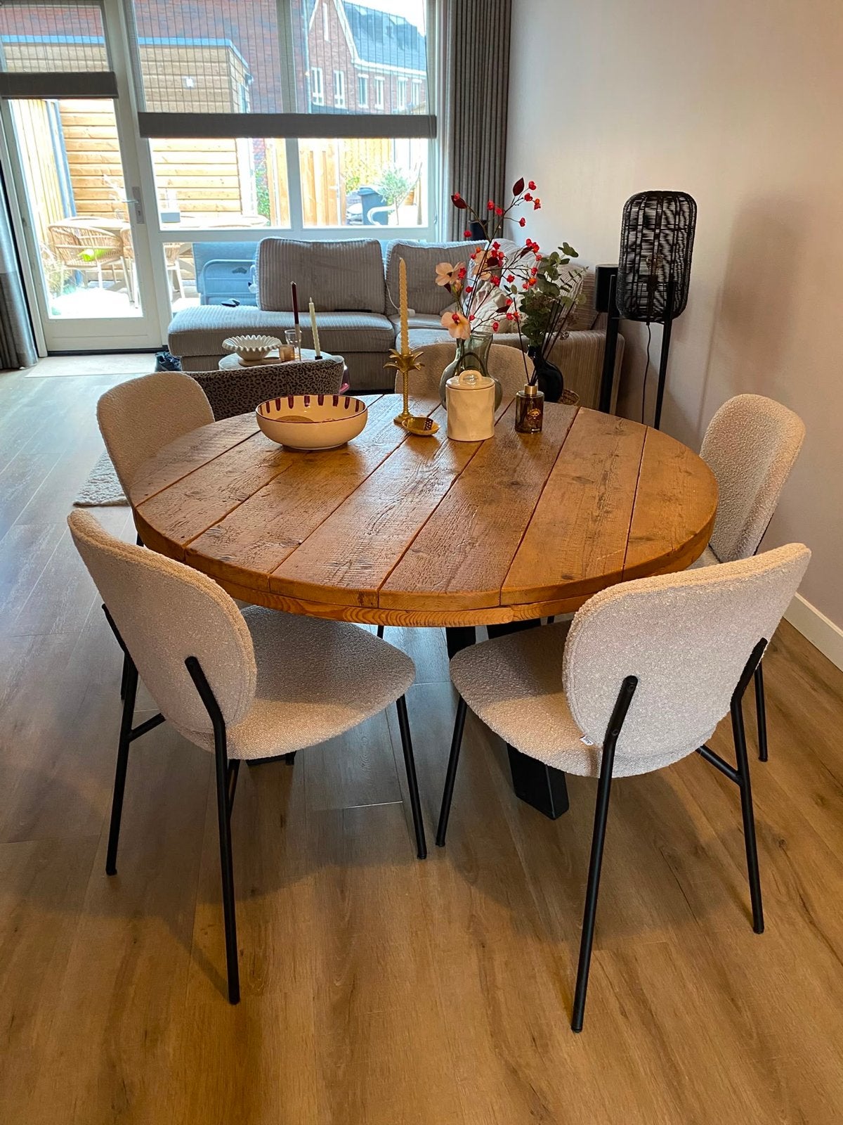 Robuuste ronde eettafel van massief hout, Huis en Inrichting, Tafels | Eettafels, Ophalen, 100 tot 150 cm, Rond, Zo goed als nieuw