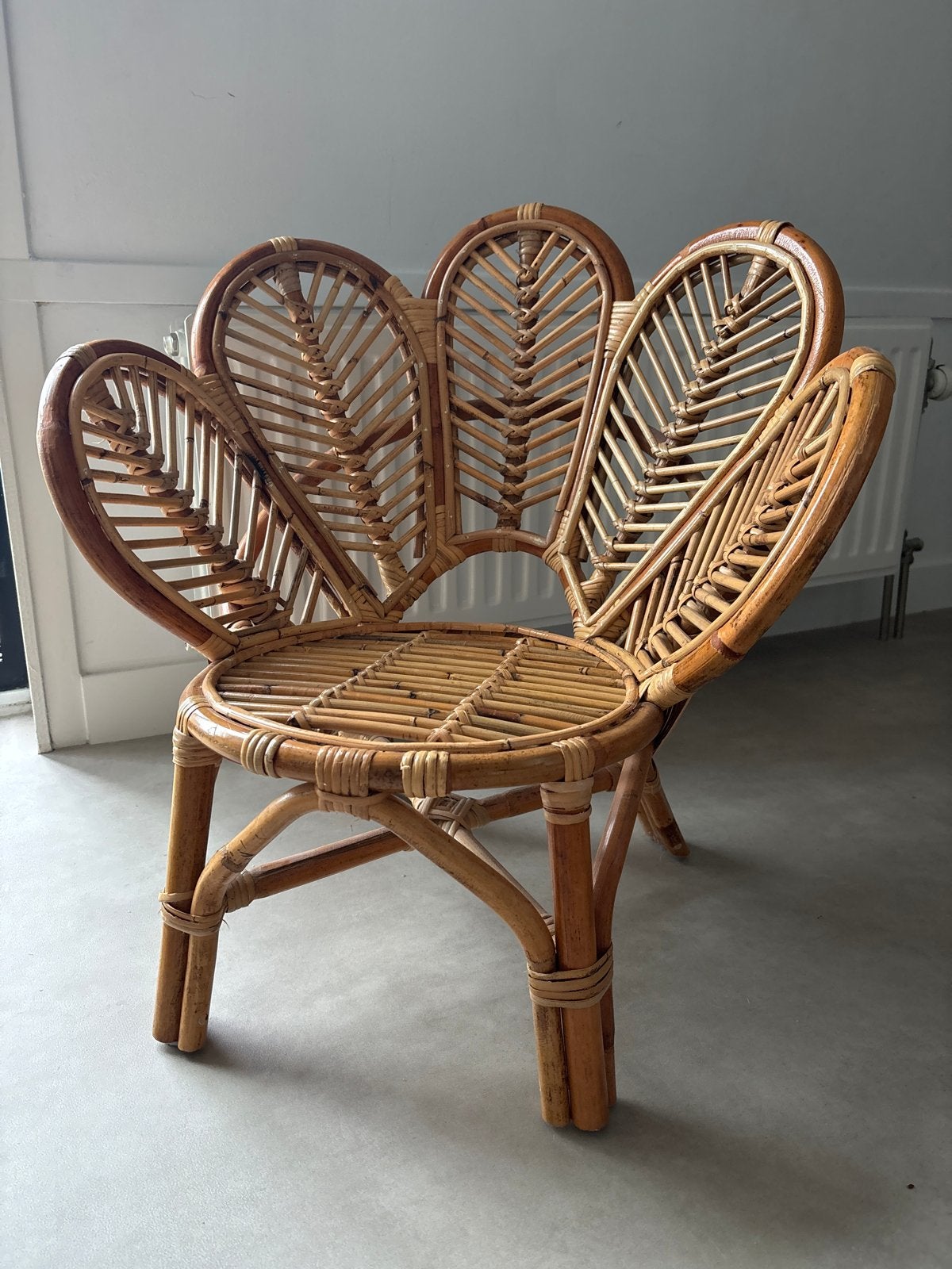 Vintage rotan bloemstoel - kinderstoel, Ophalen, Gebruikt, Bruin, Riet of Rotan