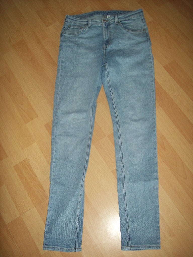 Prachtige Thursday jeans in mooie kleur van Weekday maat M, Weekday, Zo goed als nieuw, W30 - W32 (confectie 38/40), Verzenden