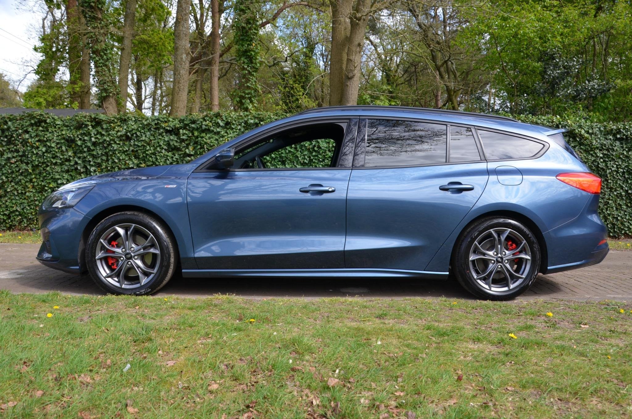Ford Focus Wagon 1.0 EcoBoost Hybrid ST Line X Business Navi, Gebruikt, Euro 6, Blauw, Origineel Nederlands