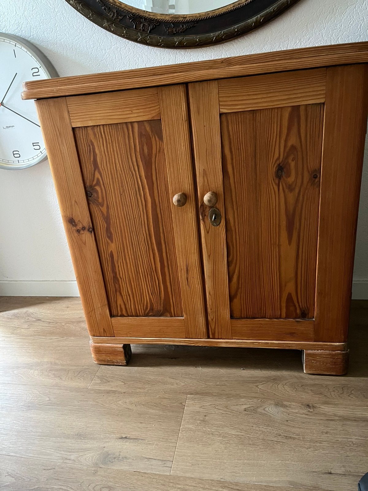 Oud grenen kastje. Kleiner dressoir. Ladekastje, Ophalen
