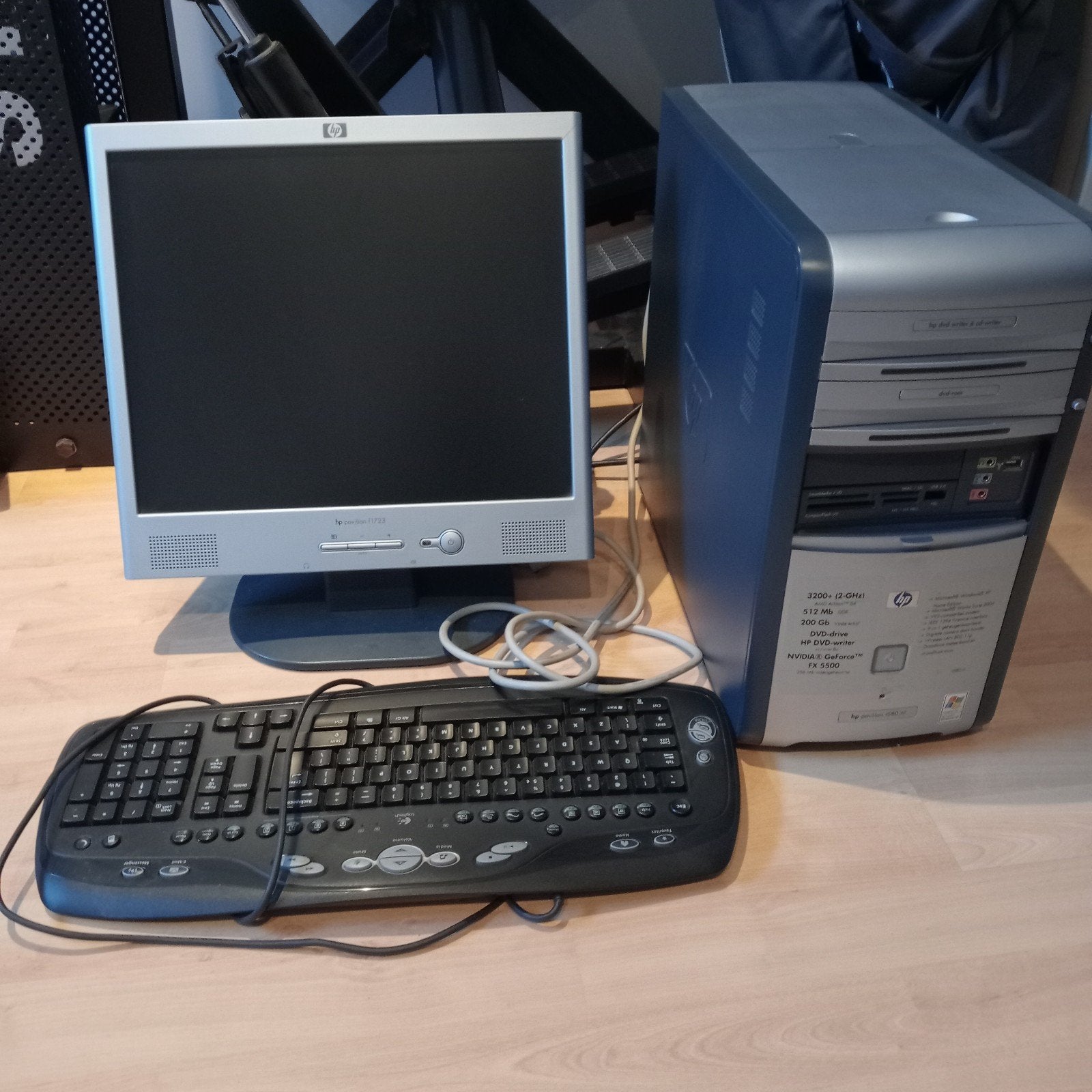 HP Desktop PC met monitor en toetsenbord, Computers en Software, Gebruikt, HDD, Minder dan 4 GB, Met monitor
