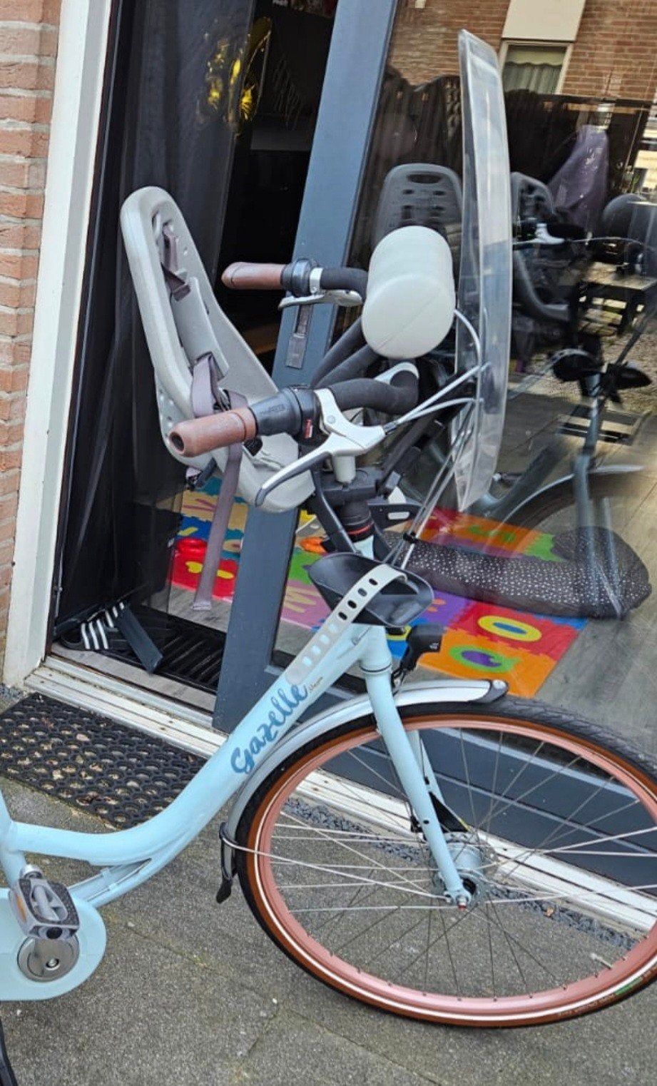 Yepp mini voorzitje met windscherm, Fietsen en Brommers, Fietsaccessoires | Fietsstoeltjes, Ophalen, Gebruikt, Voorzitje, Yepp