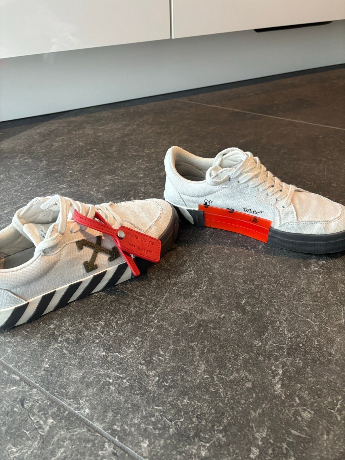 Off-White Vulcanized Low Top Sneakers Maat 40, Ophalen of Verzenden, Zo goed als nieuw, Wit, Sneakers of Gympen