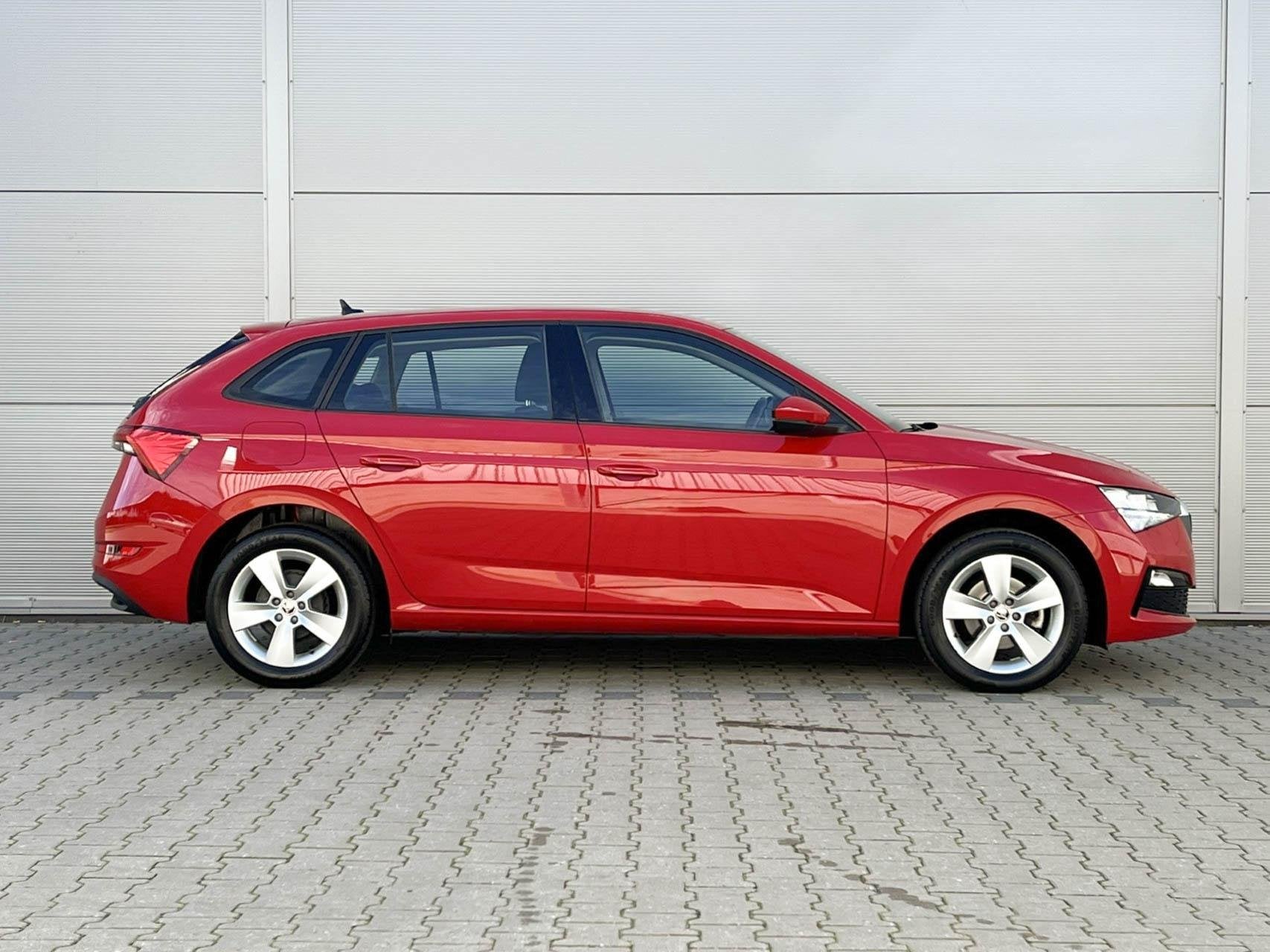 Skoda Scala 1.0 TSI 110pk Ambition | Smartlink | Trekhaak |, 12 maanden, Gebruikt, 610 kg, 49 €/maand