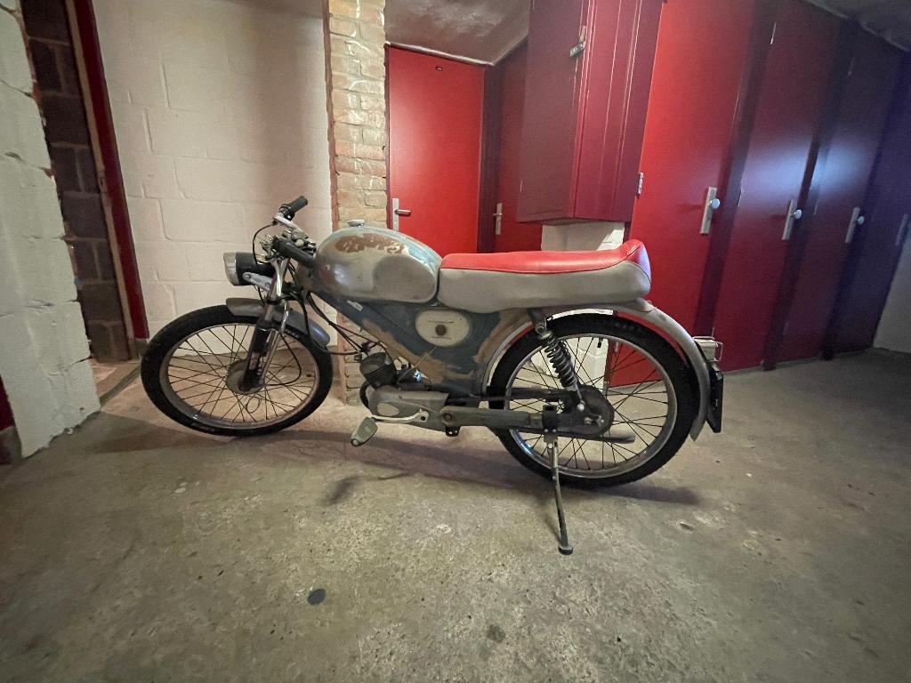 Oldtimer RAP (rocky) brommer, Fietsen en Brommers, Brommers | Oldtimers, Maximaal 45 km/u, 50 cc, 3 versnellingen, Ophalen