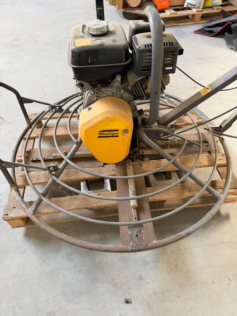 Atlas Copco BG475 Beton Vlindermachine met Honda Motor, Ophalen