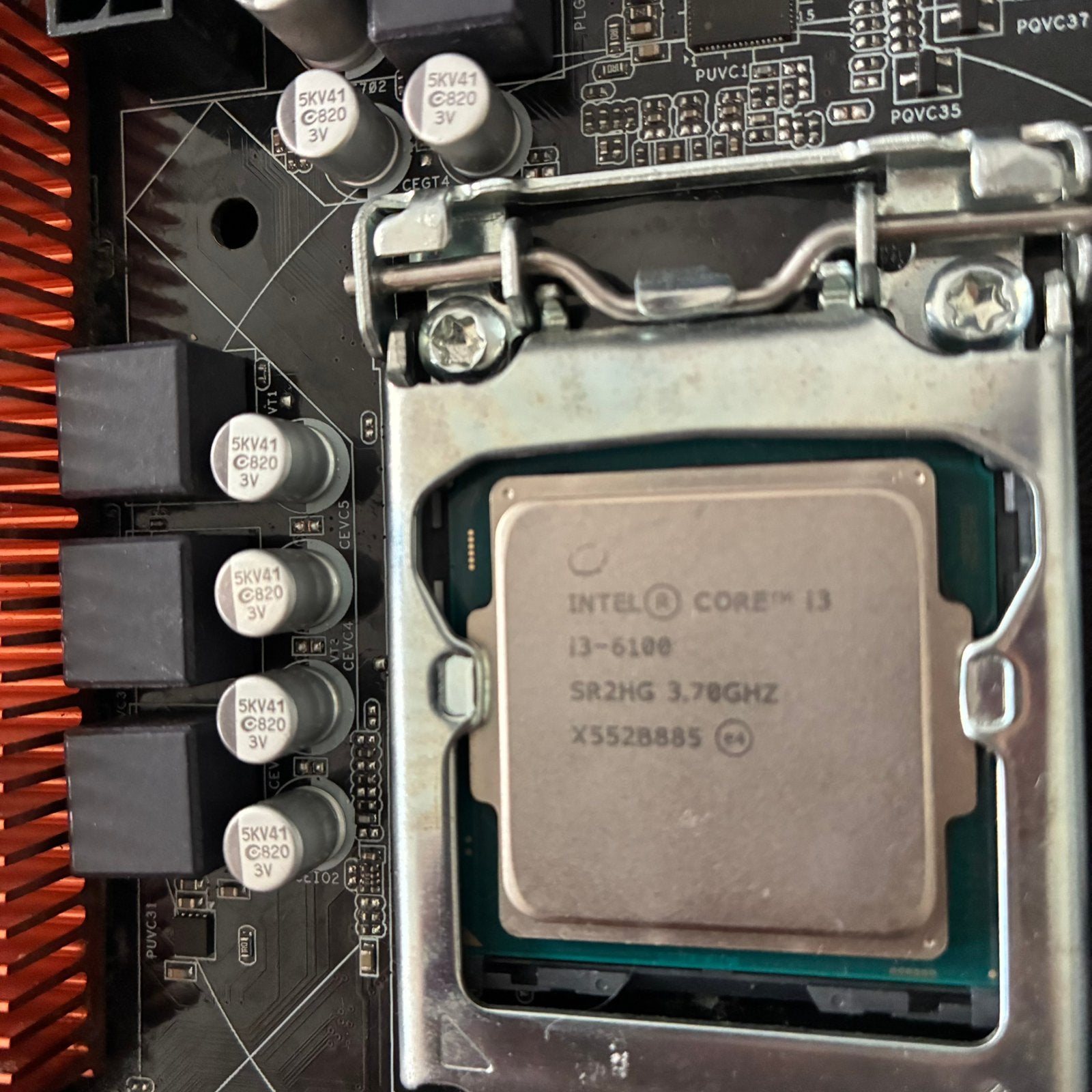 Intel i3-6100 3.7 Ghz, Computers en Software, Ophalen, Zo goed als nieuw, 3 tot 4 Ghz