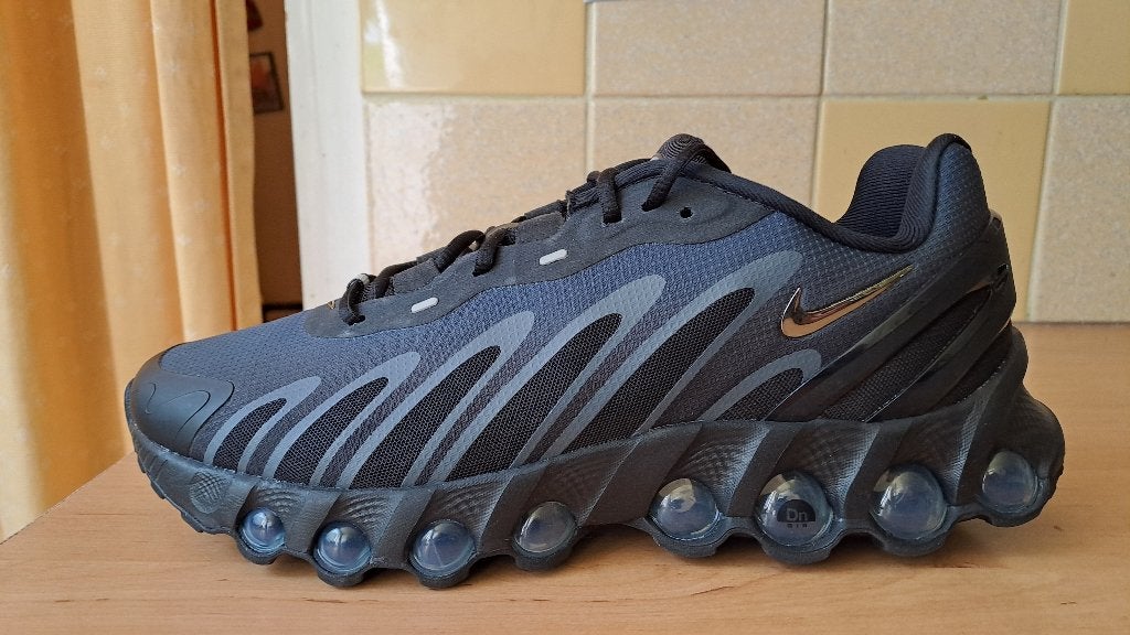 Nike Air Max DN8 maat 42,5, Zwart, Nike, Nieuw, Ophalen of Verzenden