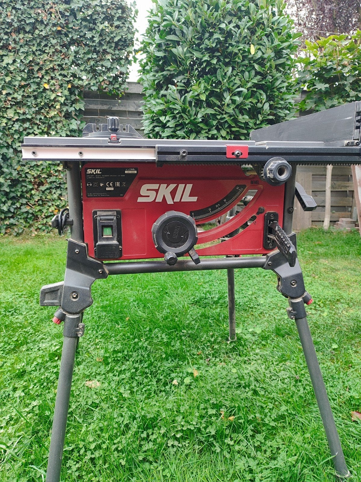 SKIL Tafelzaag - Krachtige Zaag voor Diverse Kluss, Gebruikt, Cirkelzaag, 70 mm of meer, Ophalen of Verzenden