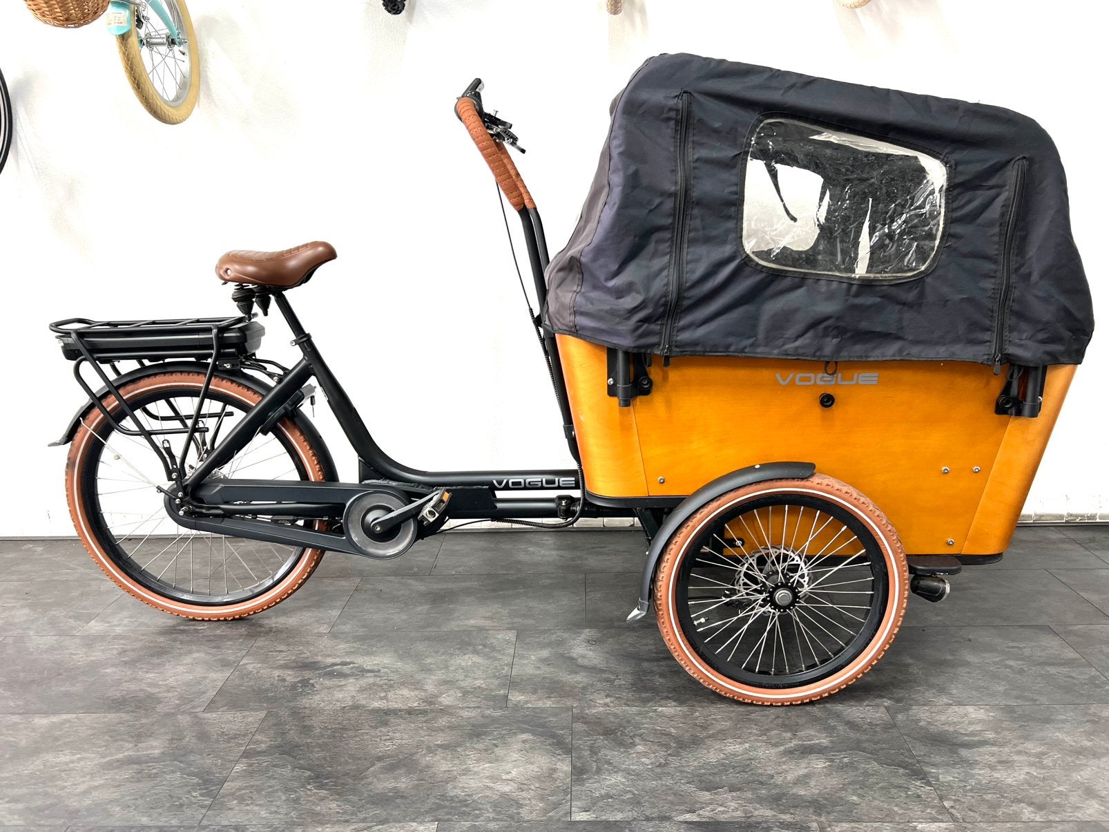 Vogue Carry 3 Elektrische Bakfiets (met garantie), Fietsen en Brommers, Ophalen of Verzenden, Zo goed als nieuw, 4 kinderen of meer