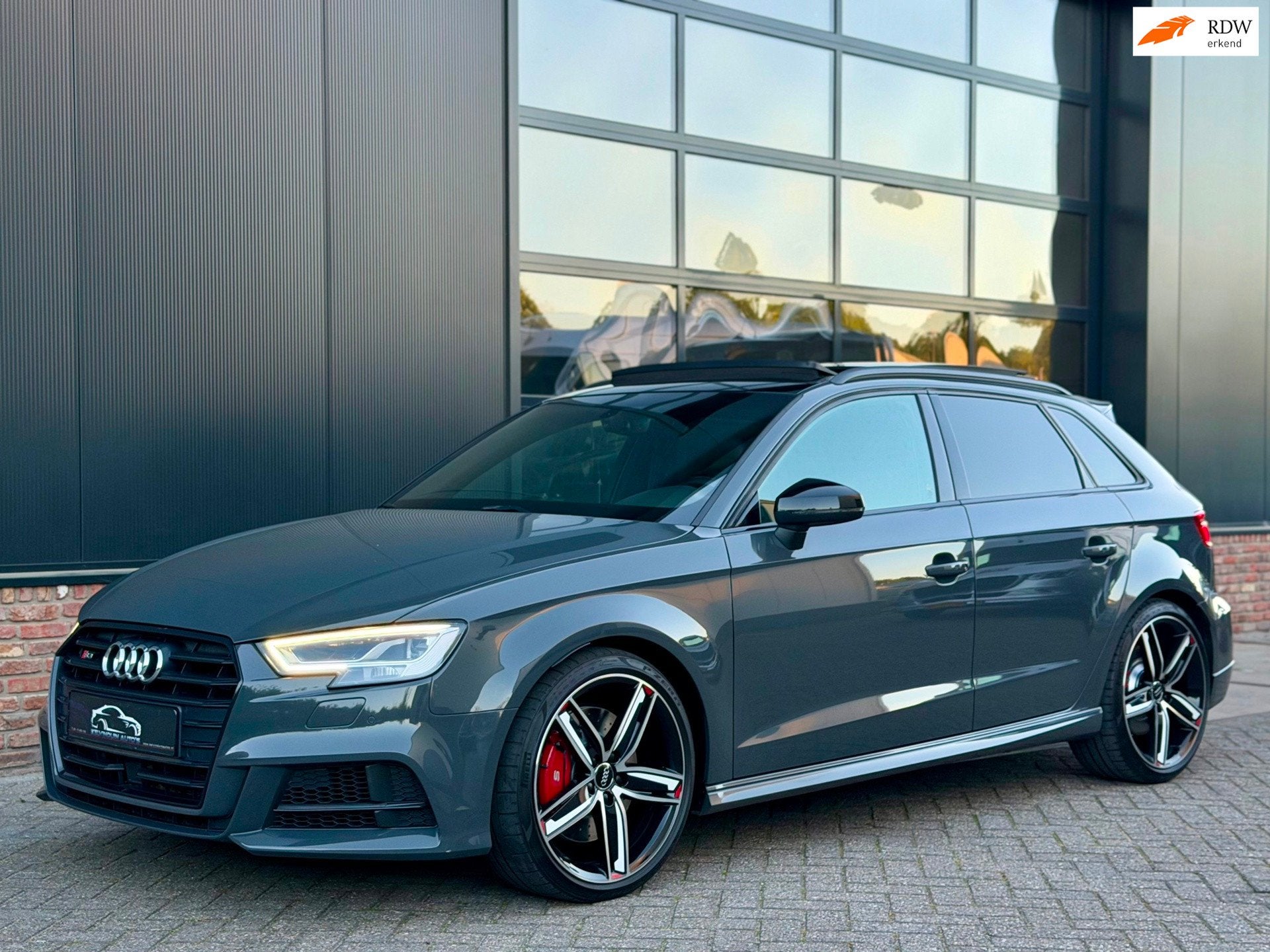 Audi A3 Sportback 2.0 TFSI S3 quattro RSseats/Pano/Carplay/L, Auto's, Automaat, 15 km/l, Gebruikt, 4 cilinders