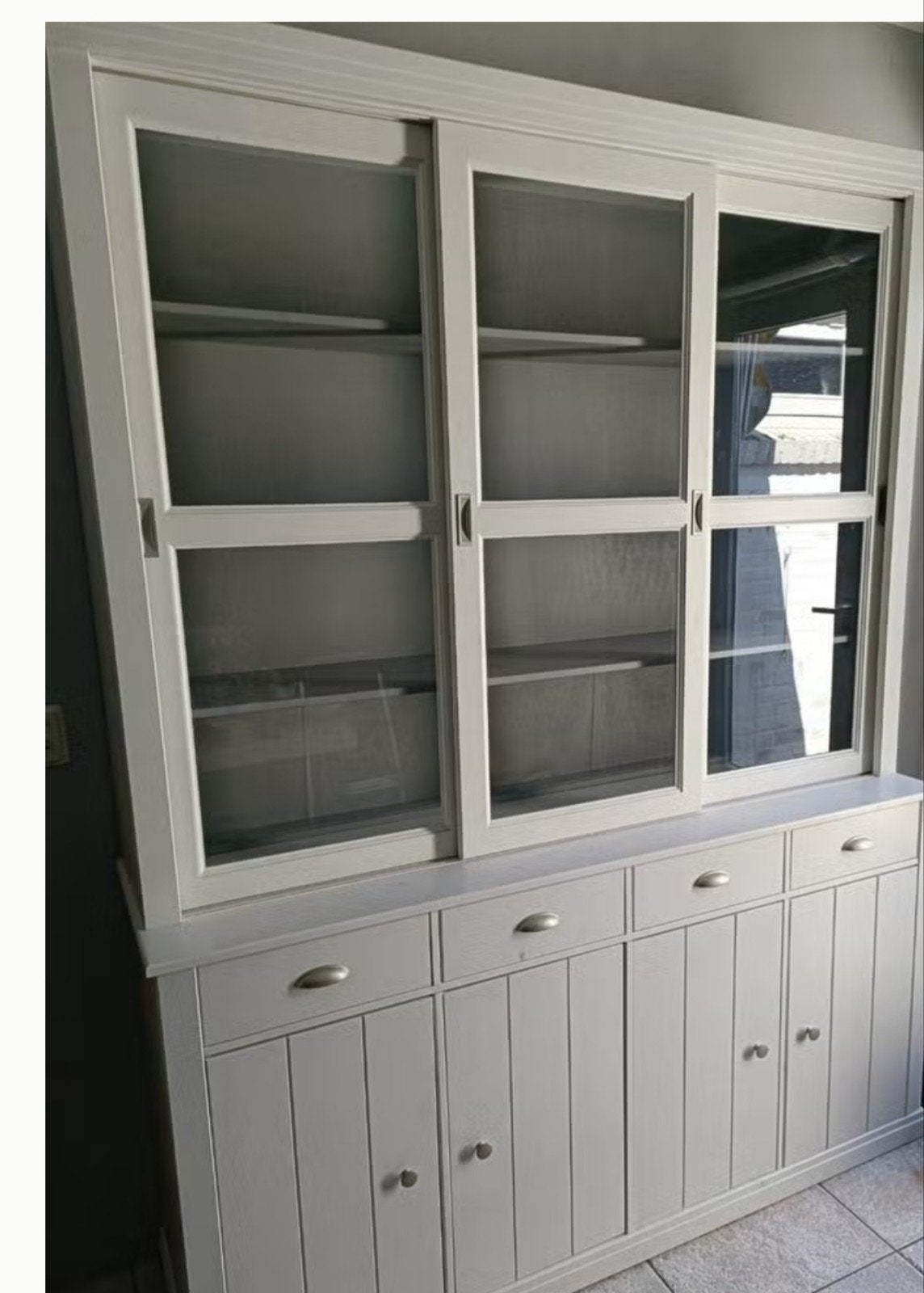 Witte buffetkast met glazen schuifdeuren en lades,merk woood, Ophalen, Gebruikt, 150 tot 200 cm, Met lade(s)