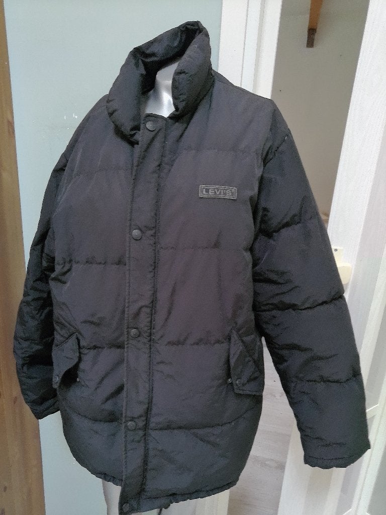 Levi's dikke zwarte donzen jas ruime maat L, Zwart, Maat 42/44 (L), Ophalen of Verzenden, Zo goed als nieuw