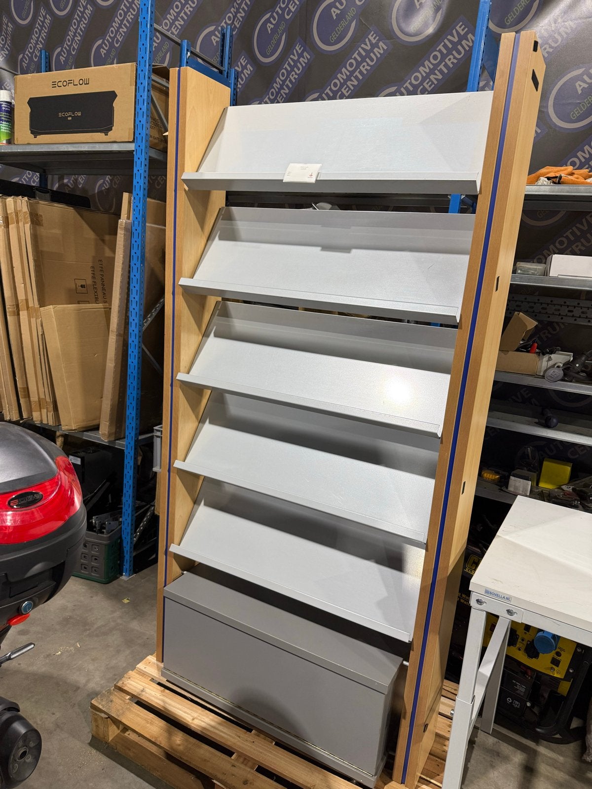 Houten folderkast met Metalen Schappen en Opslag, Ophalen, Gebruikt