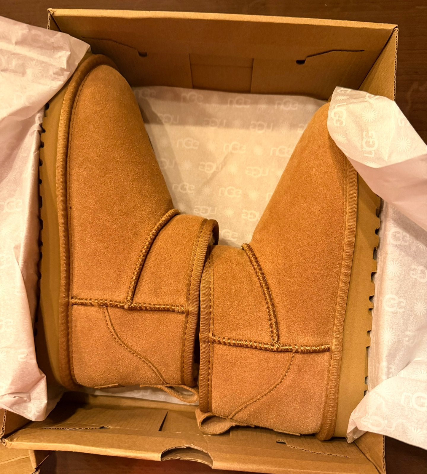 UGG maat 40, Verzenden, Beige, Nieuw, Pantoffels of Sloffen