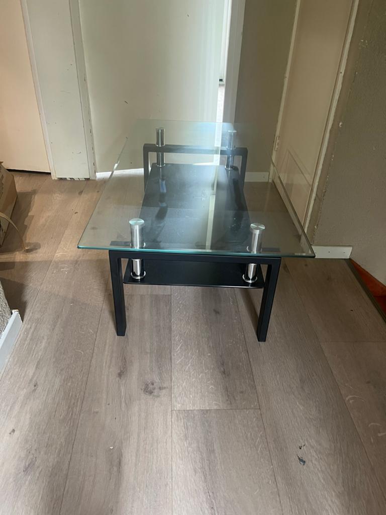 Moderne glazen salontafel met zwart onderstel, Huis en Inrichting, Tafels | Salontafels, Ophalen, 100 tot 150 cm, 50 tot 100 cm