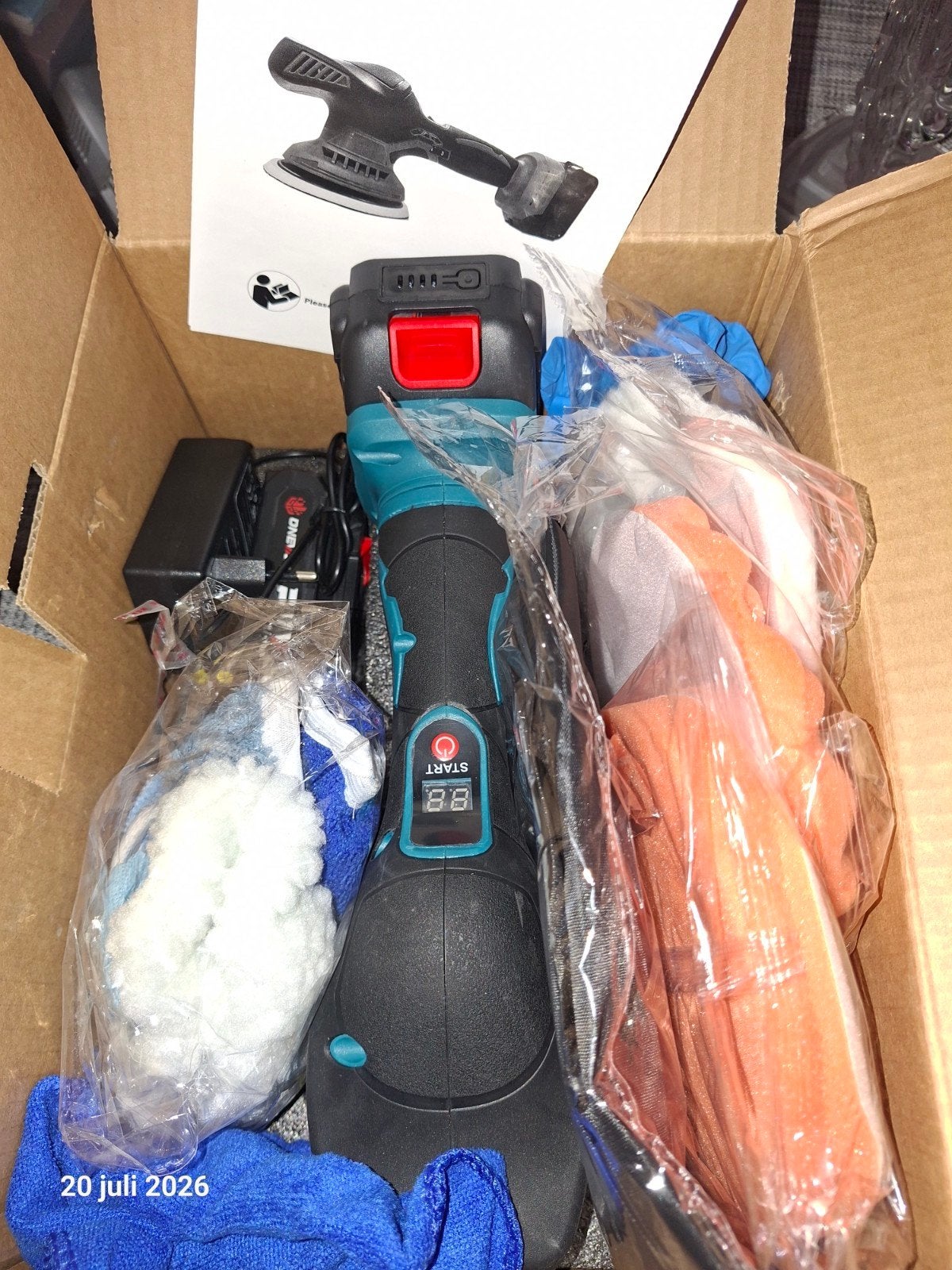 Nieuwe polijstmachine auto 21v 2 batterijen, Ophalen of Verzenden