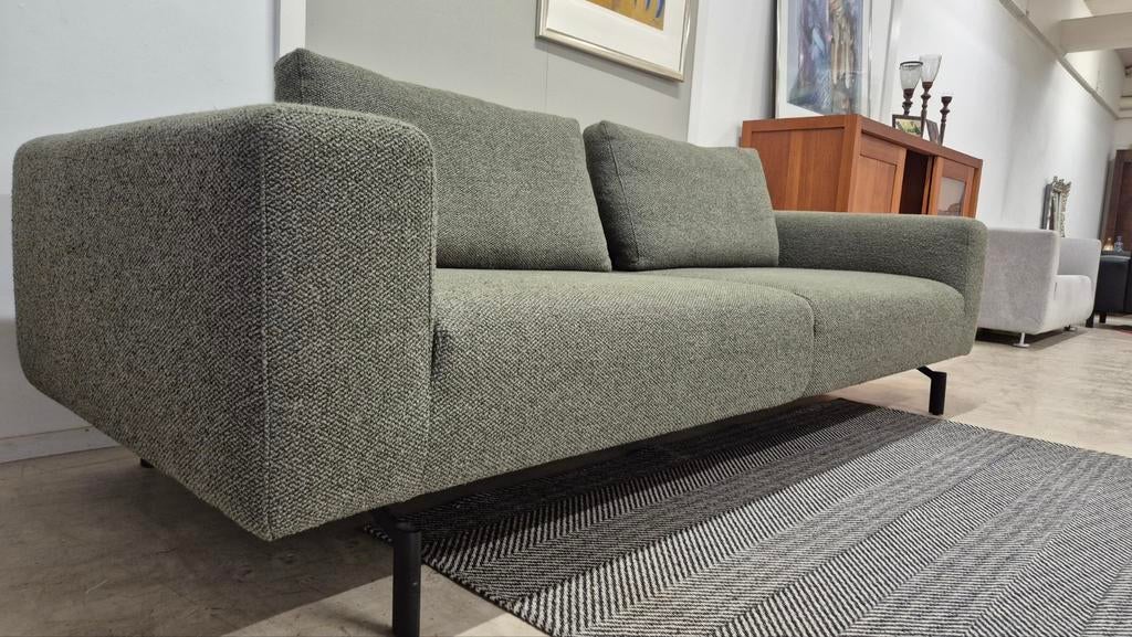 NIEUWSTAAT royale groene stoffen 3,5 zits top design bank, Huis en Inrichting, Banken | Bankstellen, Modern design, groen stof,3,5 zits bank
