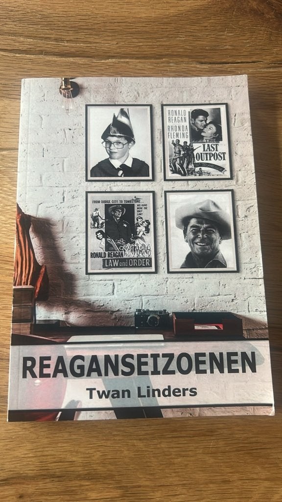 Reaganseizoenen - Twan Linders (Roman), 20e eeuw of later, Twan Linders, Ophalen of Verzenden, Zo goed als nieuw