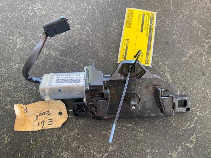Sluithulpmotor achterklep van een BMW 5-Serie, Gebruikt, -, -, 3 maanden garantie