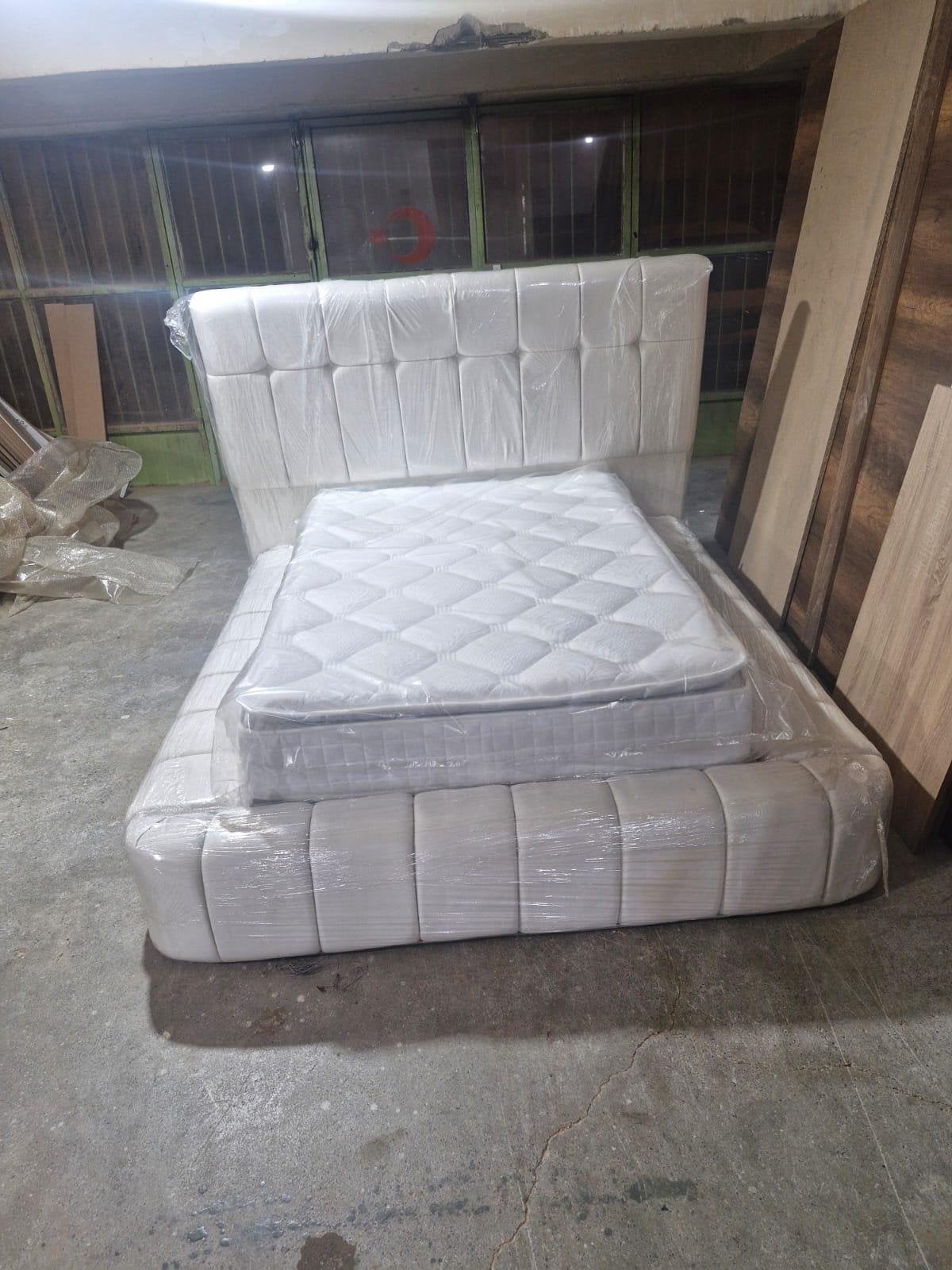 Bed met opbergruimte, fabrieksnieuw in verpakking, Huis en Inrichting, Slaapkamer | Boxsprings, Ophalen, Beige, 180 cm, 200 cm