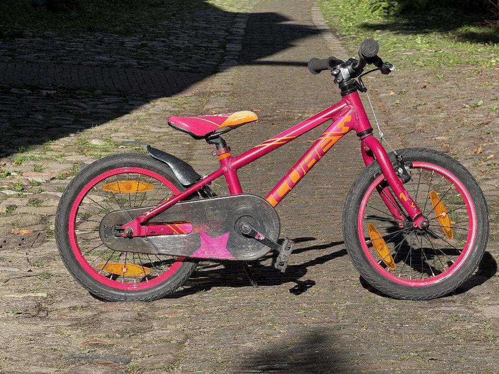Cube kid 160 roze, Ophalen, Terugtraprem, Zijwieltjes, Cube
