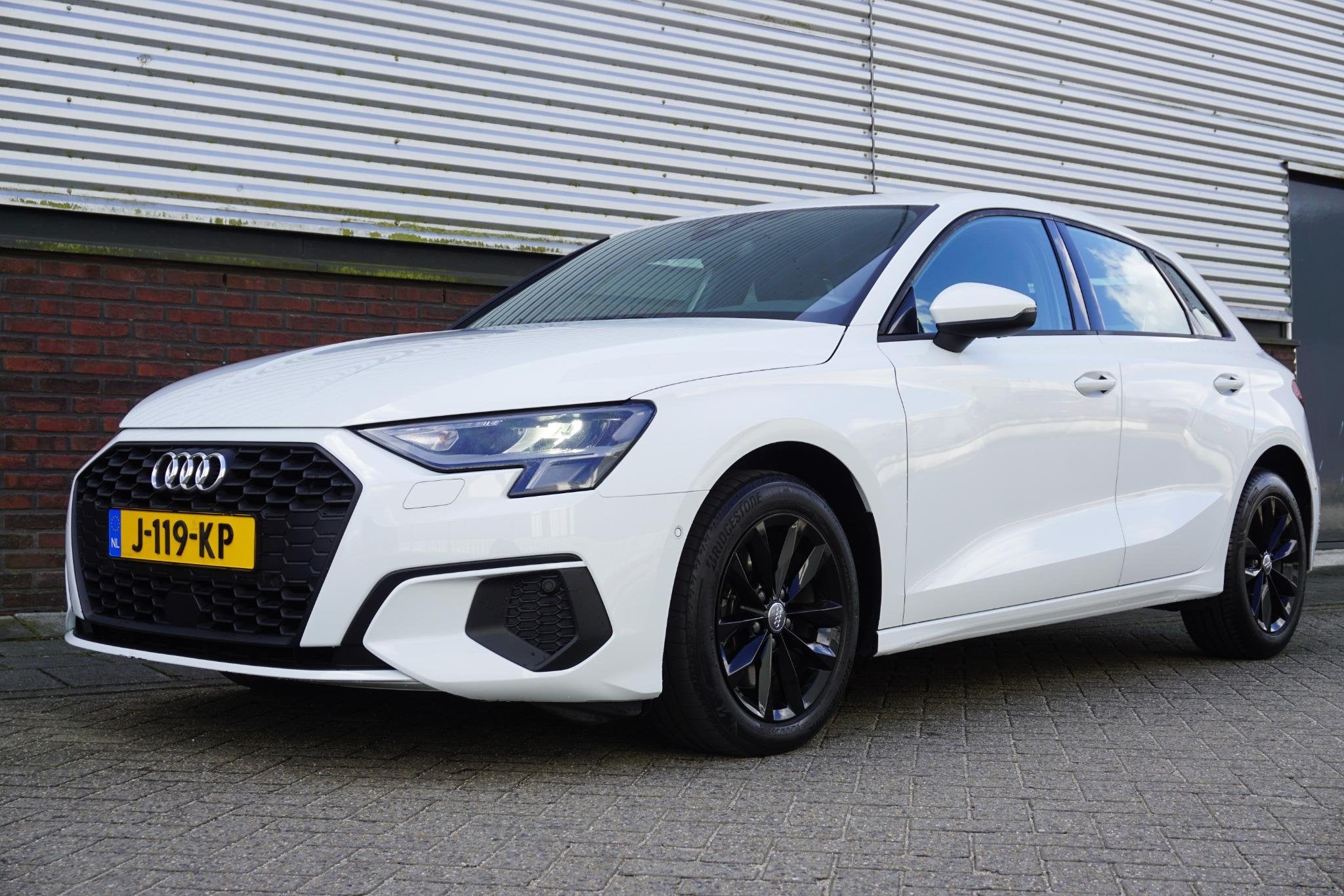 Audi A3 Sportback 35 TFSI150PK/Digitaal Dashboard/Camera/Aut, Stof, 4 cilinders, 150 pk, Wit