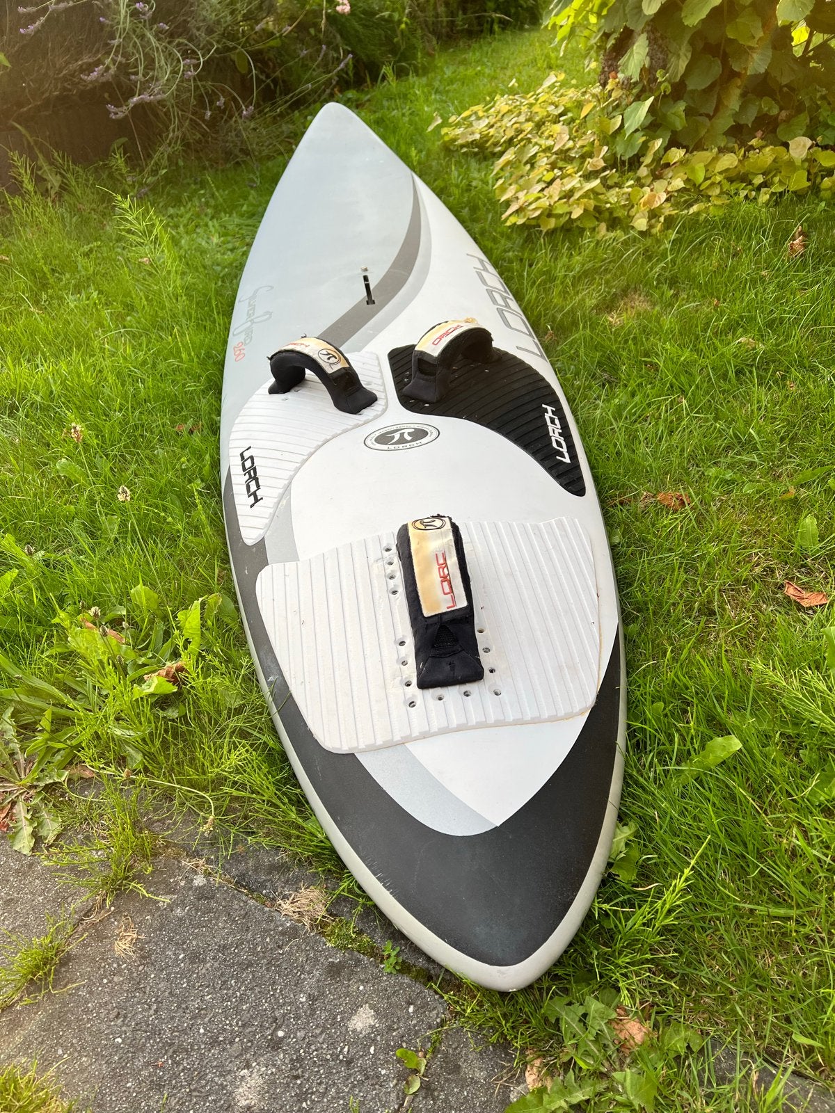 Lorch Silverbird 260 Windsurfplank - Zo goed als nieuw, Watersport en Boten, Overige merken, Met voetbanden, Minder dan 250 cm