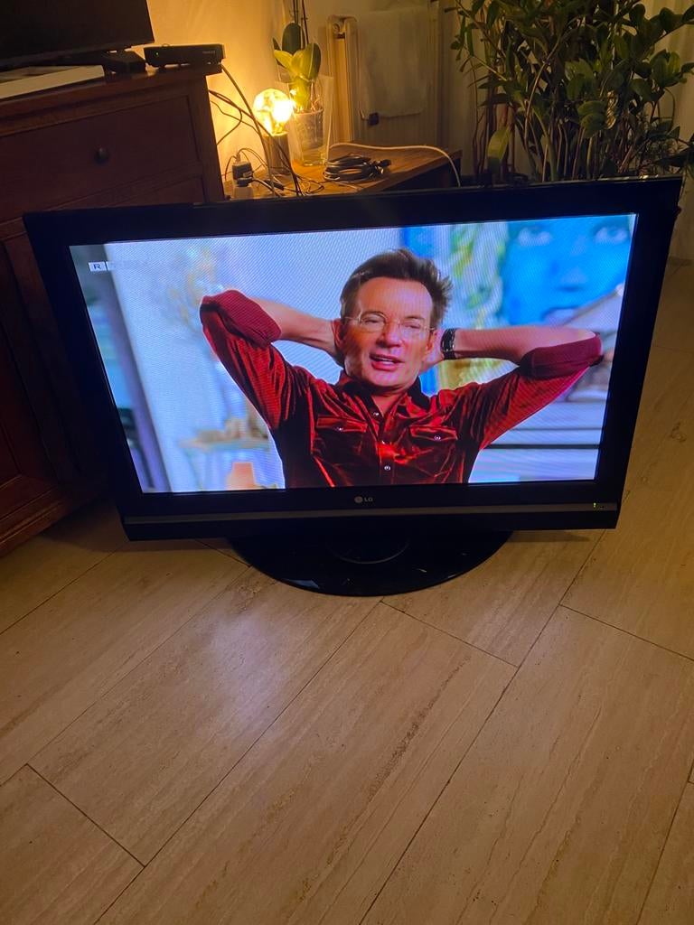 TV LG  105 cm 41 inc, Ophalen, Gebruikt, 50 Hz, 100 cm of meer