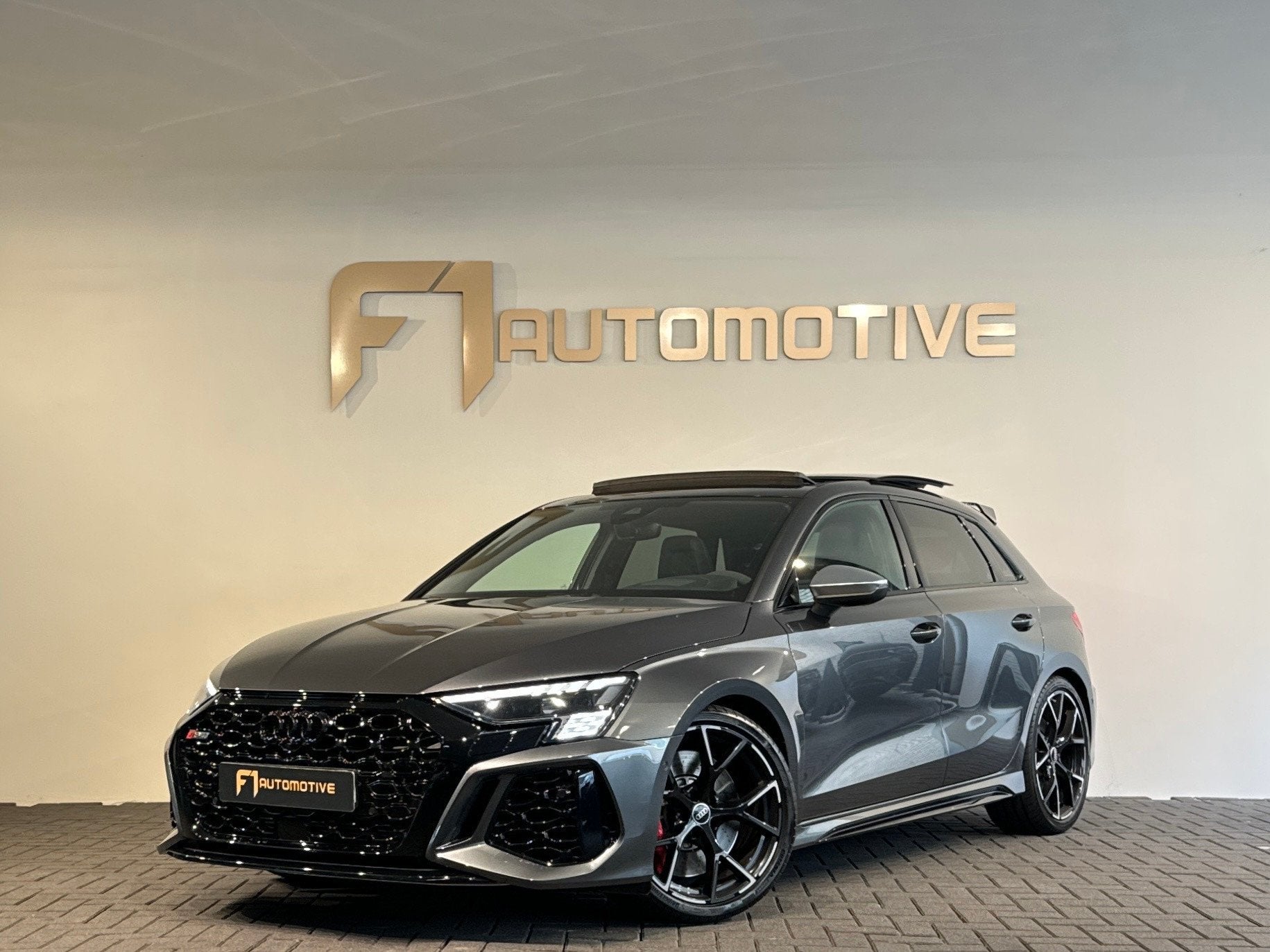 Audi RS3 Sportback 2.5 TFSI quattro Pano|Massage|Blindspot|A, Automaat, Dealer onderhouden, Verwarmde buitenspiegels, Gebruikt