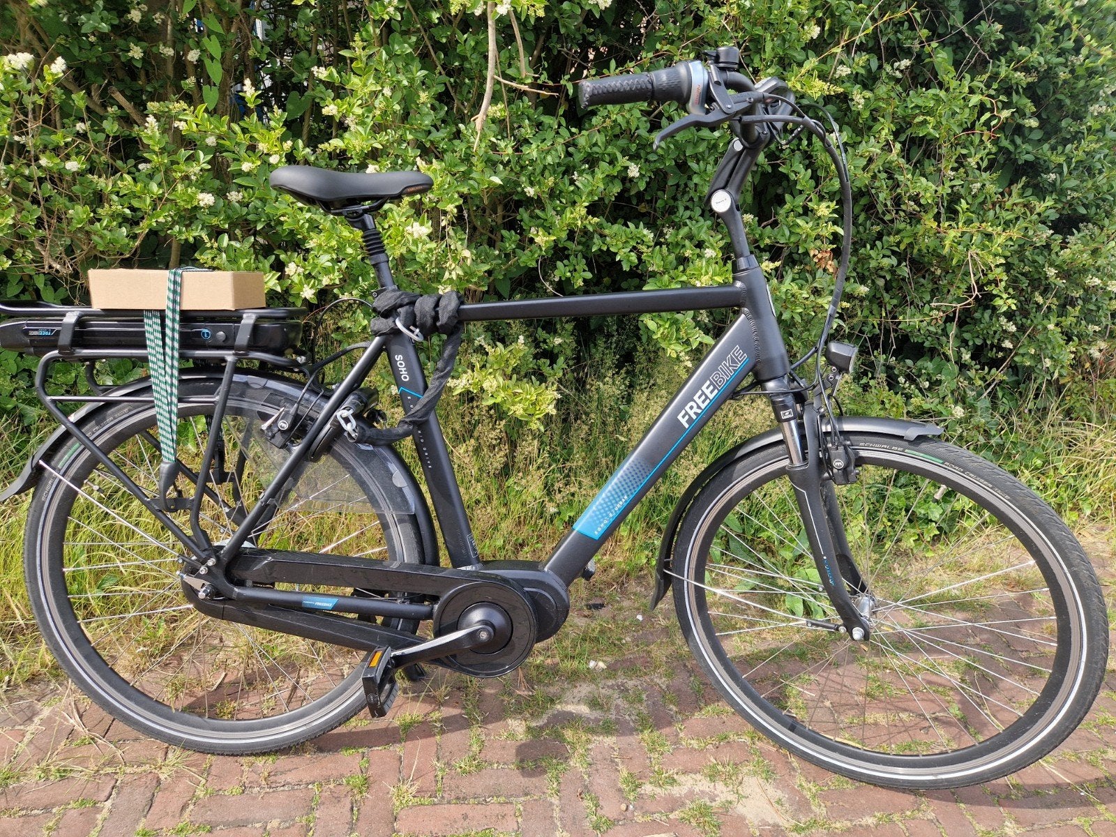 ELEKTRISCHE FIETS FREEBIKE(MIDDEN MOTOR)ACCU 512WH.WEINIG KM, Fietsen en Brommers, Elektrische fietsen, Ophalen, Zo goed als nieuw