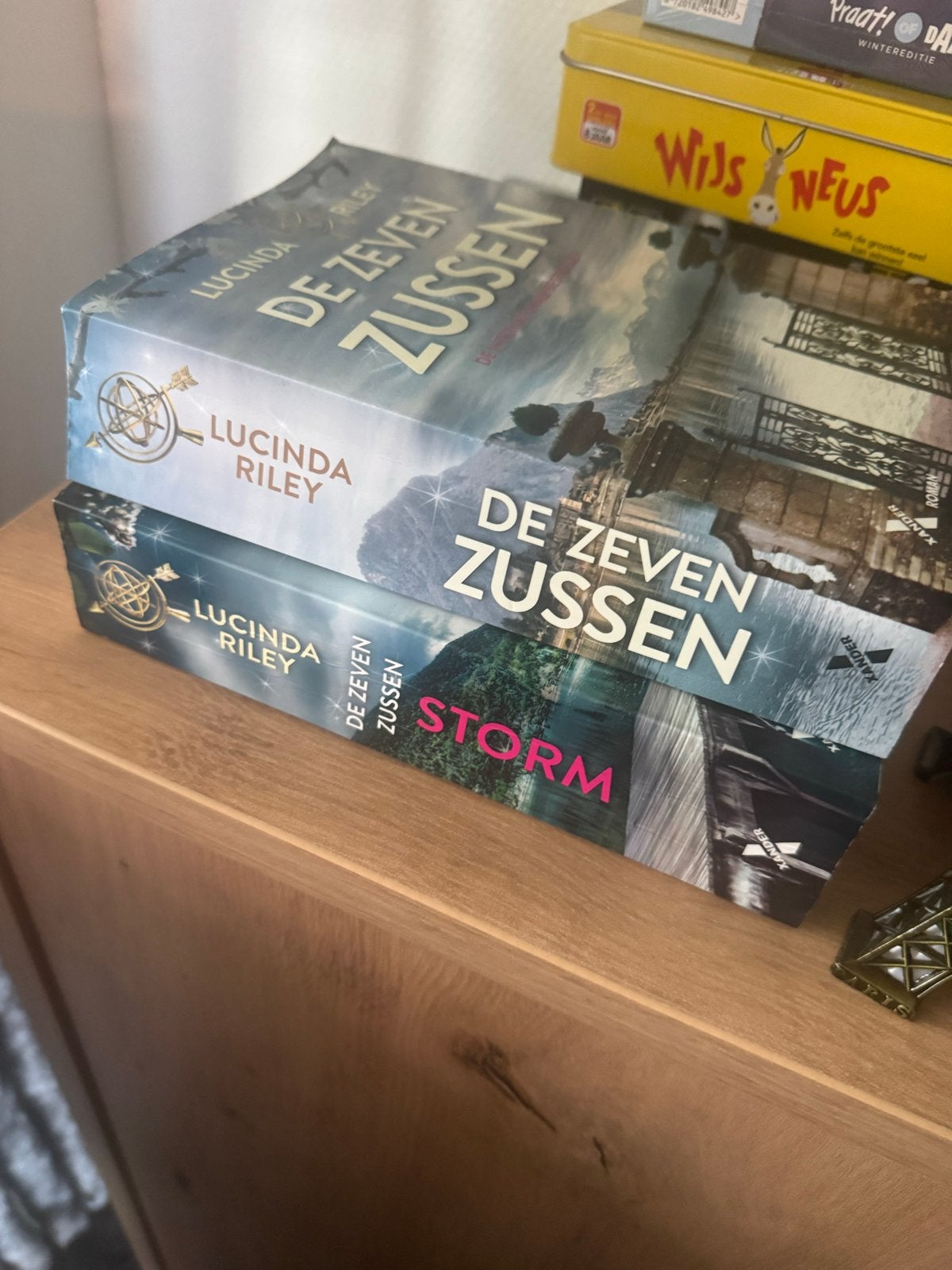 De Zeven Zussen - Lucinda Riley (deel 1 en 2), Boeken, Ophalen of Verzenden, Gelezen, Nederland