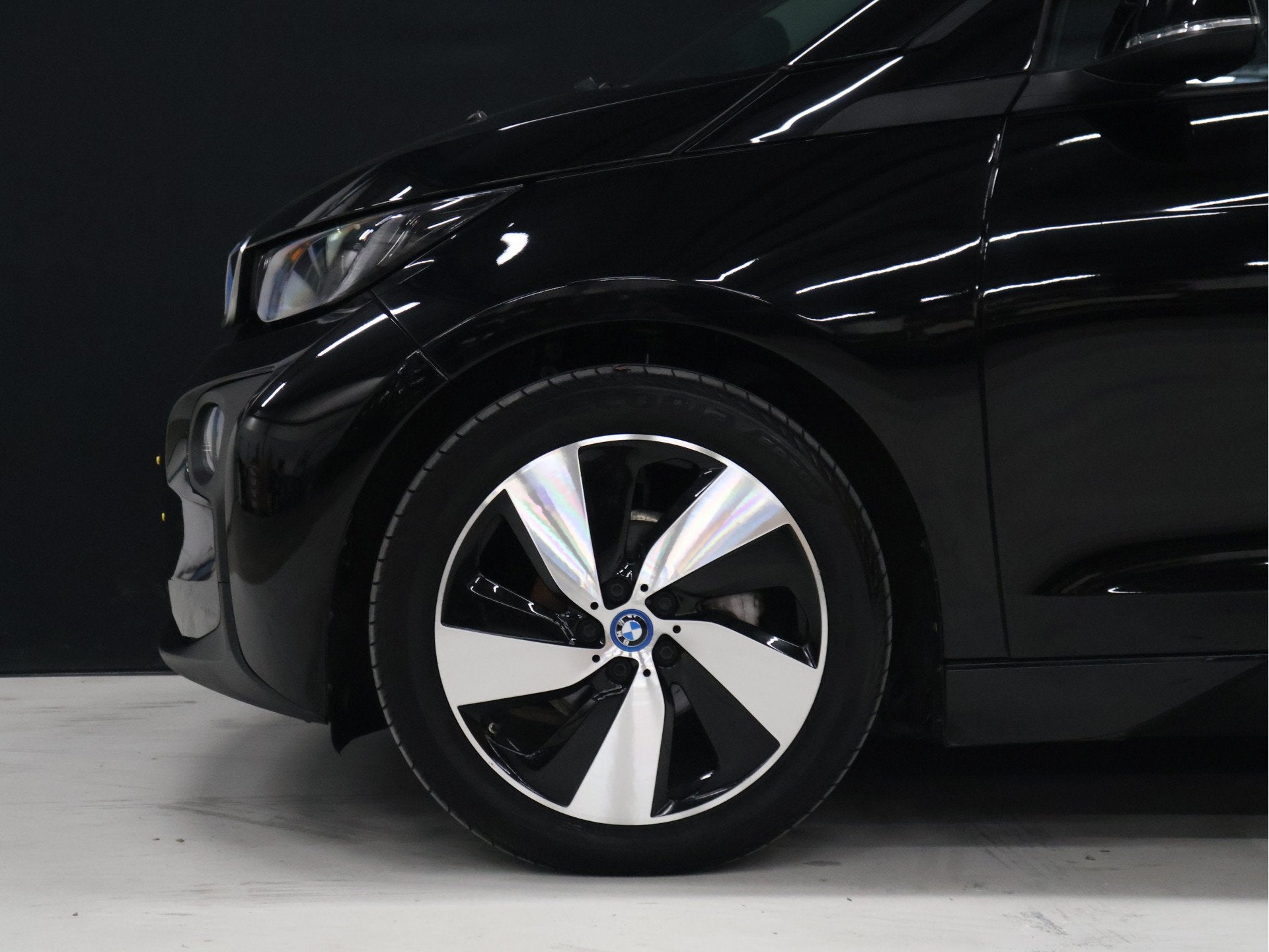 BMW i3 Basis Comfort 22 kWh [CRUISE CONTROL, STOELVERWARMING, Automaat, Gebruikt, 4 stoelen, 43 €/maand