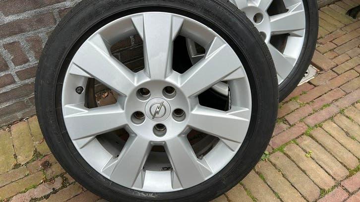 Set Opel LMV 17” + banden, 2 BF Goodrich 245/70R16, Ophalen, Gebruikt, Banden en Velgen, 17 inch