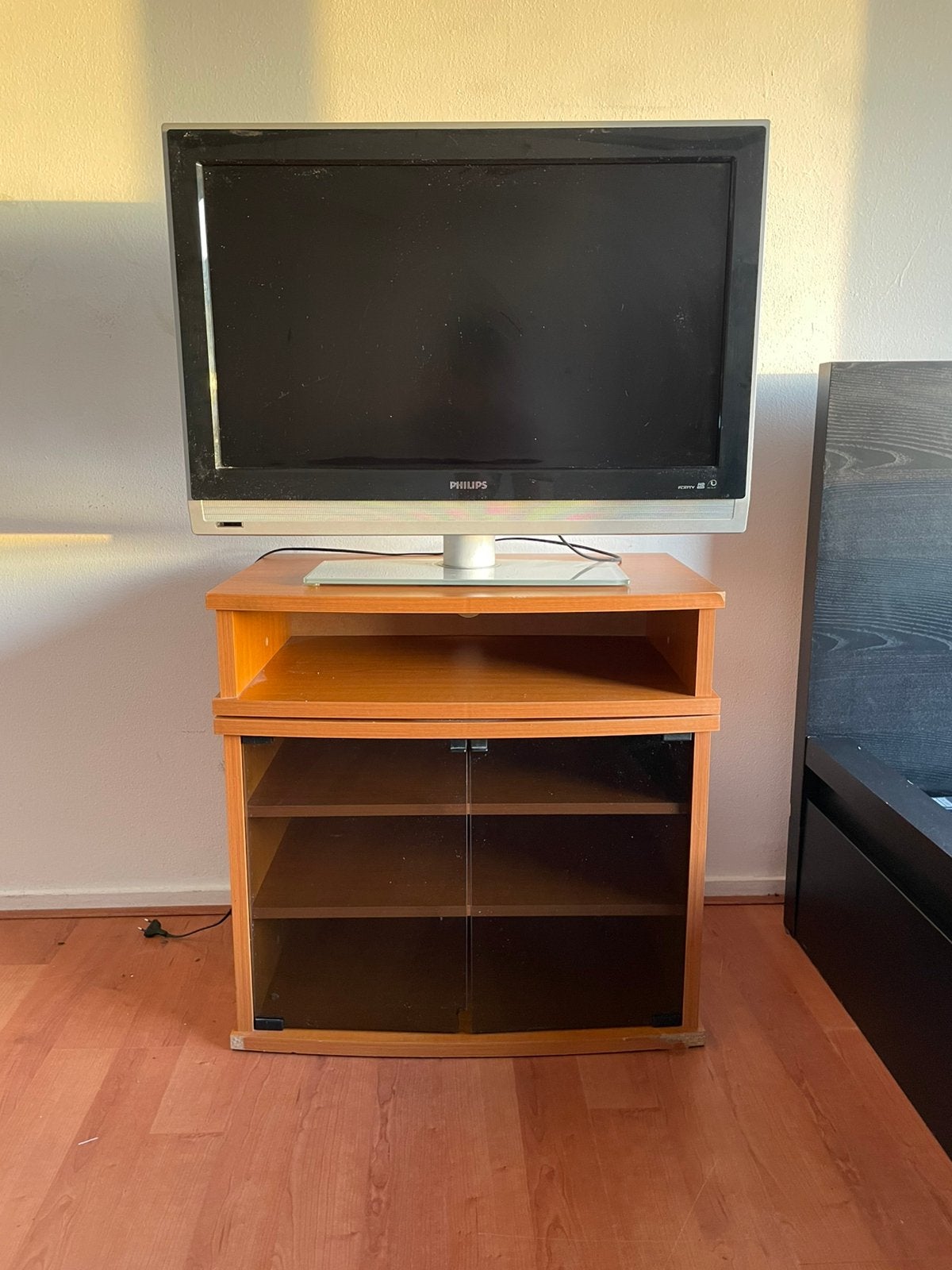 32 Inch TV + TV kastje, Ophalen, Minder dan 100 cm, 25 tot 50 cm, Glas