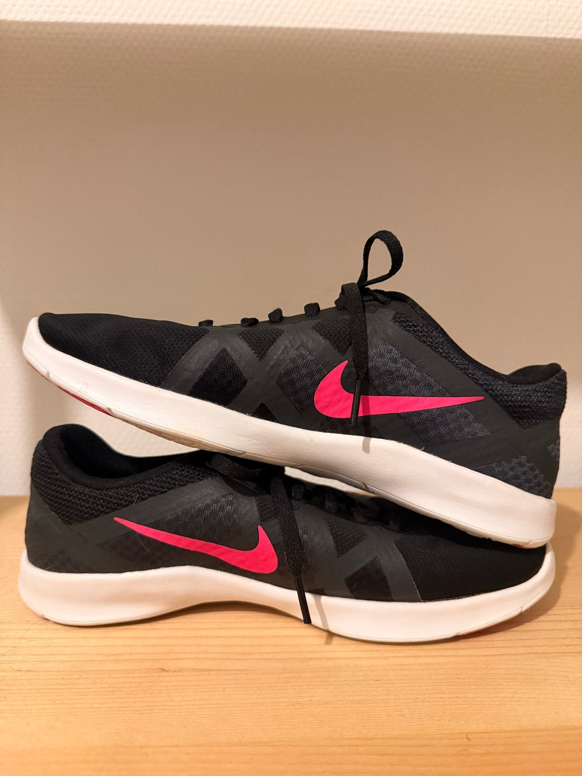Nike LunarLon Sneakers - maat 38, Kleding | Dames, Ophalen of Verzenden, Zo goed als nieuw, Zwart, Sneakers of Gympen