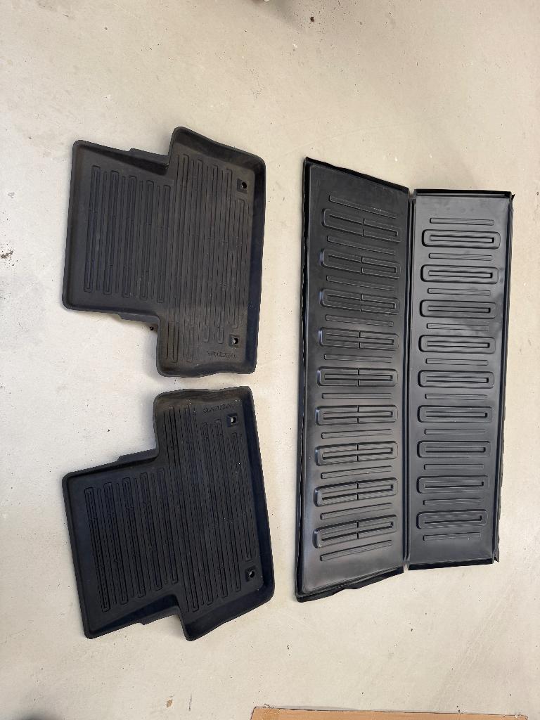 Set matten Volvo XC60 - compleet, Ophalen, Zo goed als nieuw