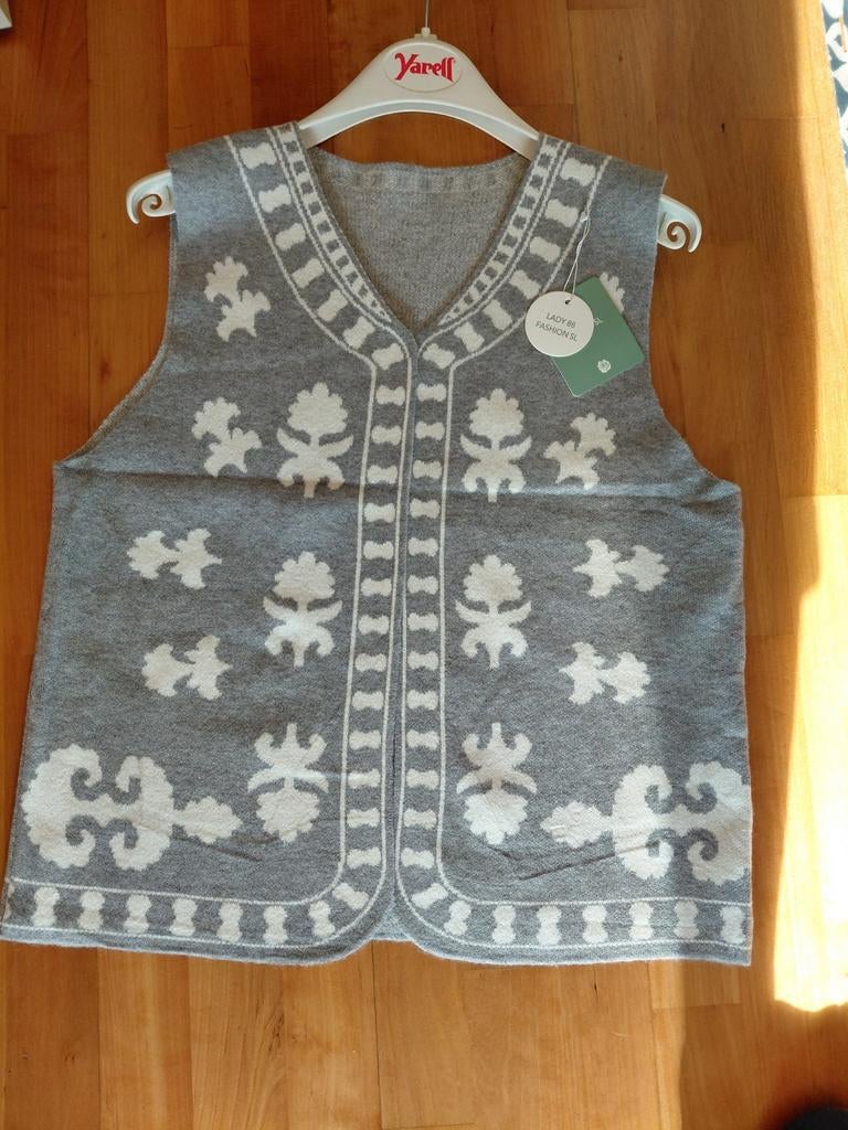 Gilletje  Grijs  M, Ophalen of Verzenden, Nieuw, Maat 38/40 (M), Grijs
