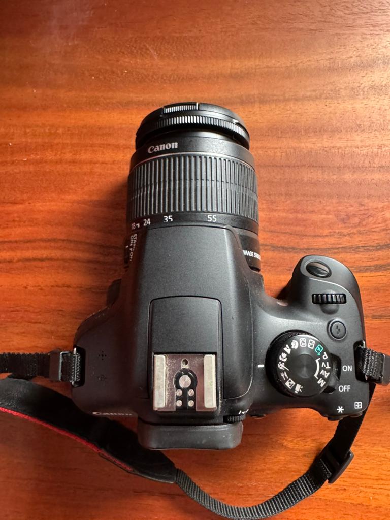 Canon 1300d Spiegelreflexcamera met extra 18-200mm sigmalens, Ophalen, Spiegelreflex, Canon, Zo goed als nieuw