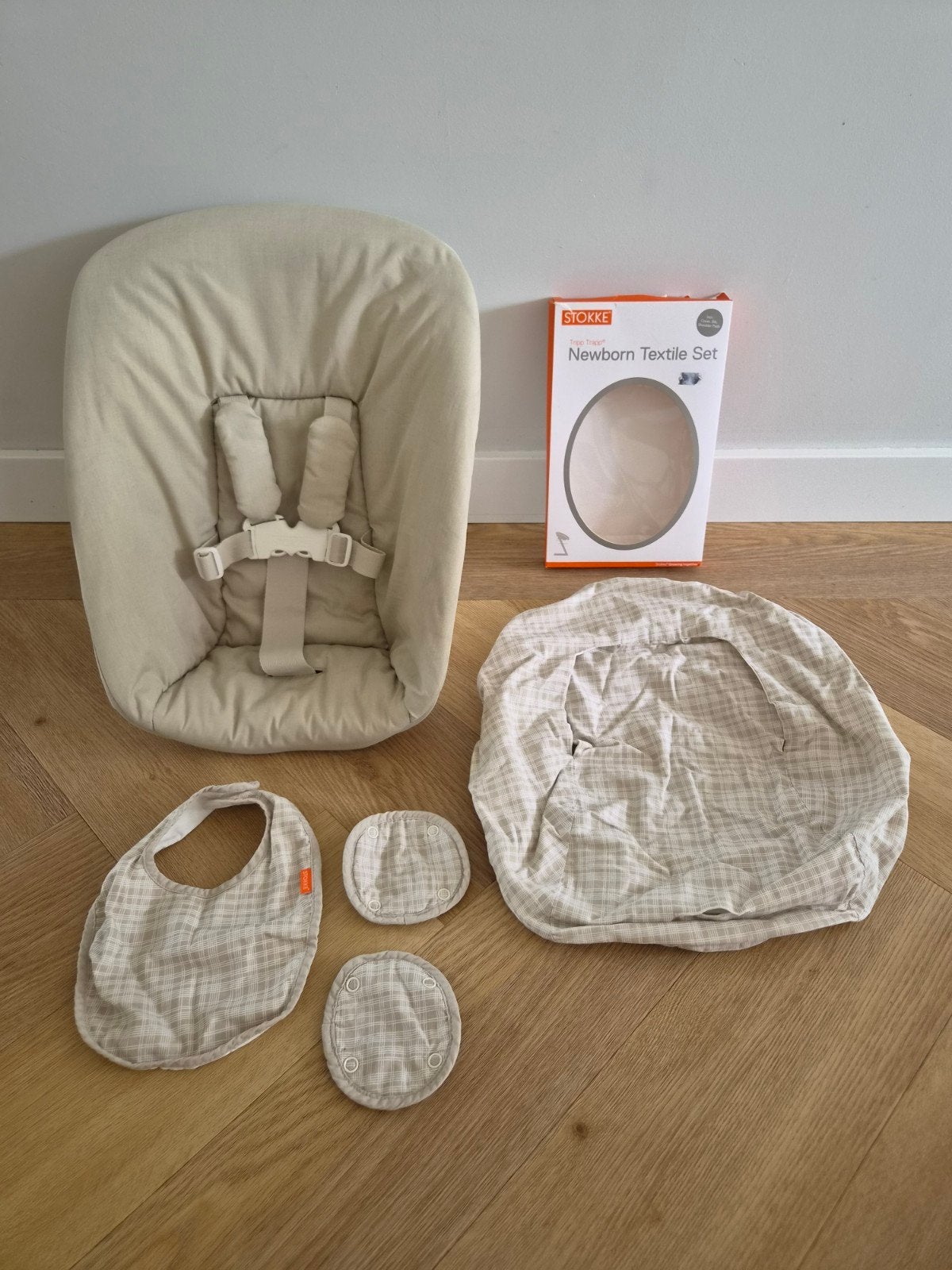 Stokke Newbornset Tripp Trapp met extra hoes, Kinderen en Baby's, Kinderstoelen, Ophalen, Gebruikt, Overige typen, Gordel(s)
