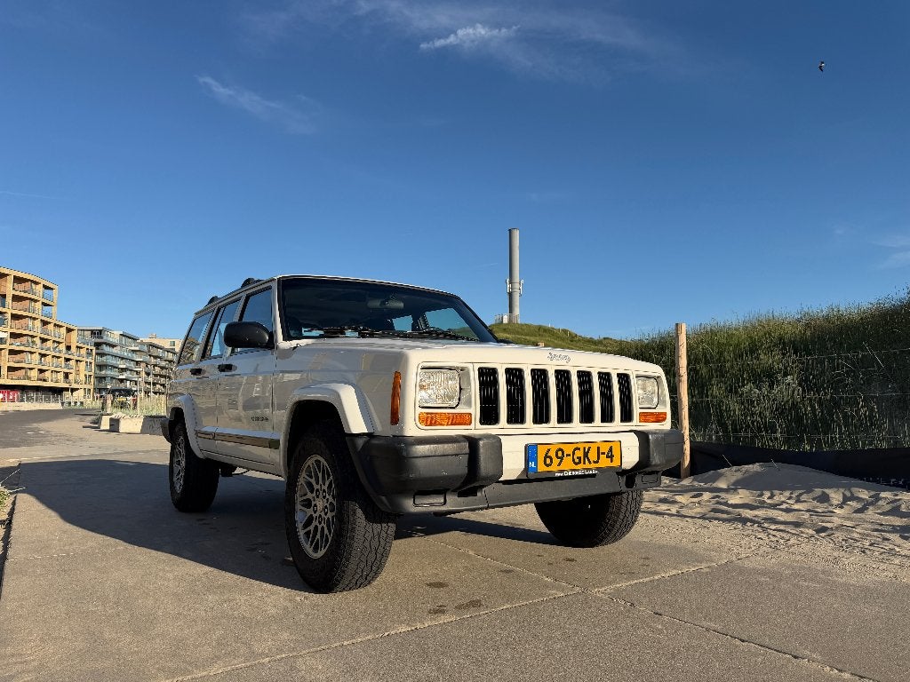 Jeep Cherokee 2001 Blijvend Youngtimer!, Automaat, Achterwielaandrijving, 4000 cc, Wit