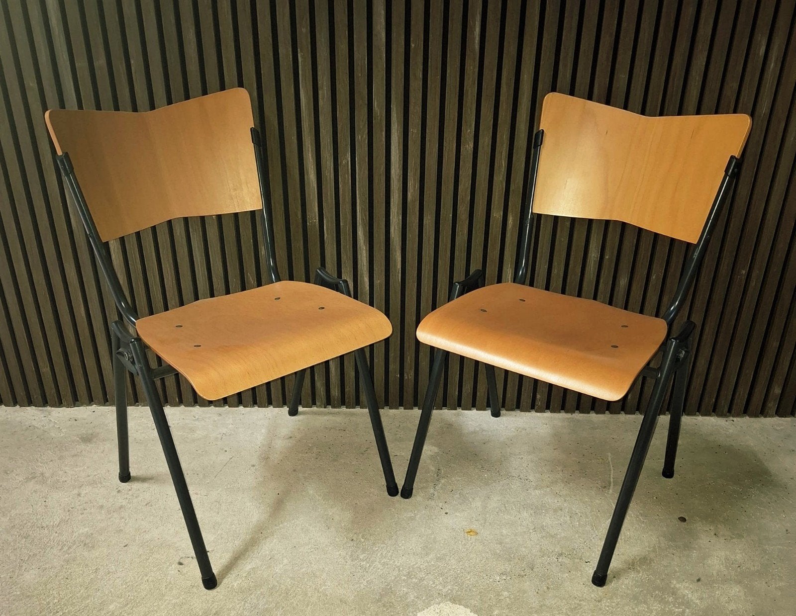 180 x Vintage schoolstoelen kantine horeca cafe stoelen hout, Zwart, Ophalen of Verzenden, Zo goed als nieuw, Vijf, Zes of meer stoelen