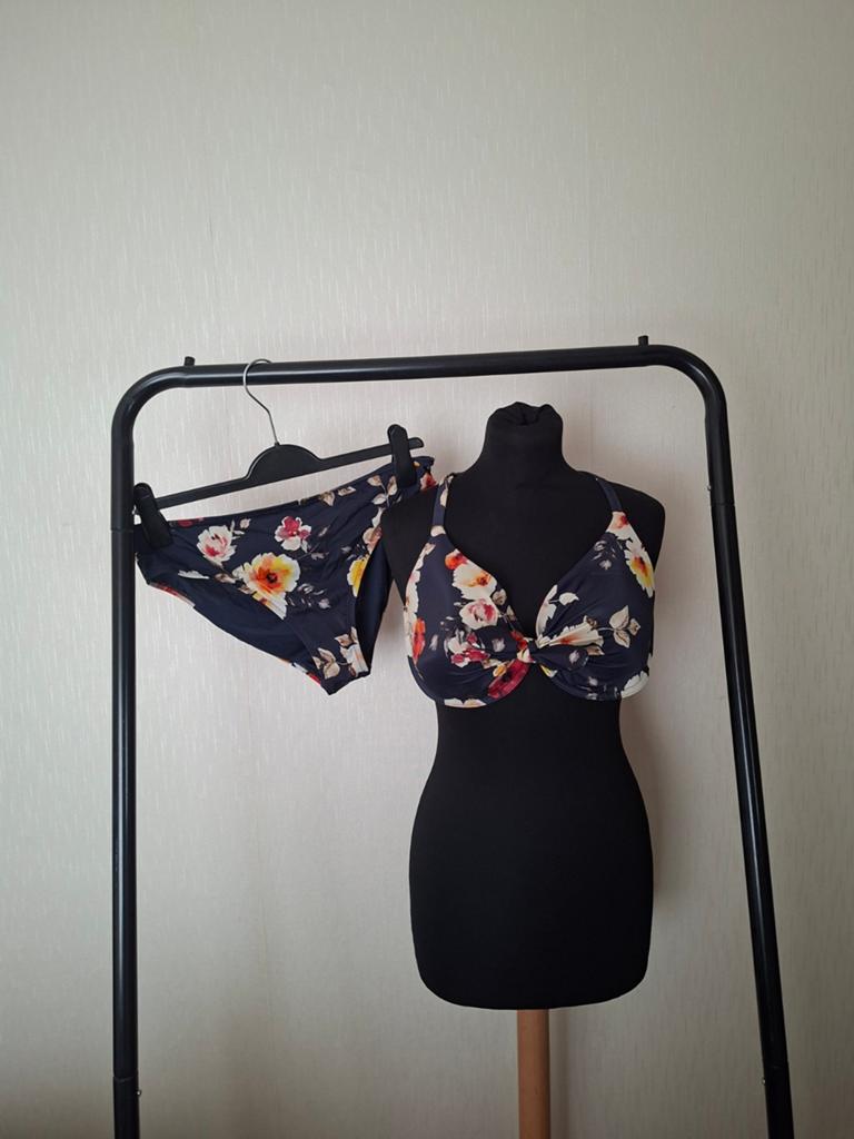 Ibiza Bikini Maat M - Bloemenprint, Overige kleuren, Ophalen of Verzenden, Zo goed als nieuw, Bikini