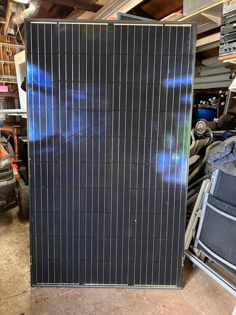 12 zonnepanelen met omvormer, Doe-het-zelf en Verbouw, Ophalen, Gebruikt, Compleet systeem, 200 wattpiek of meer