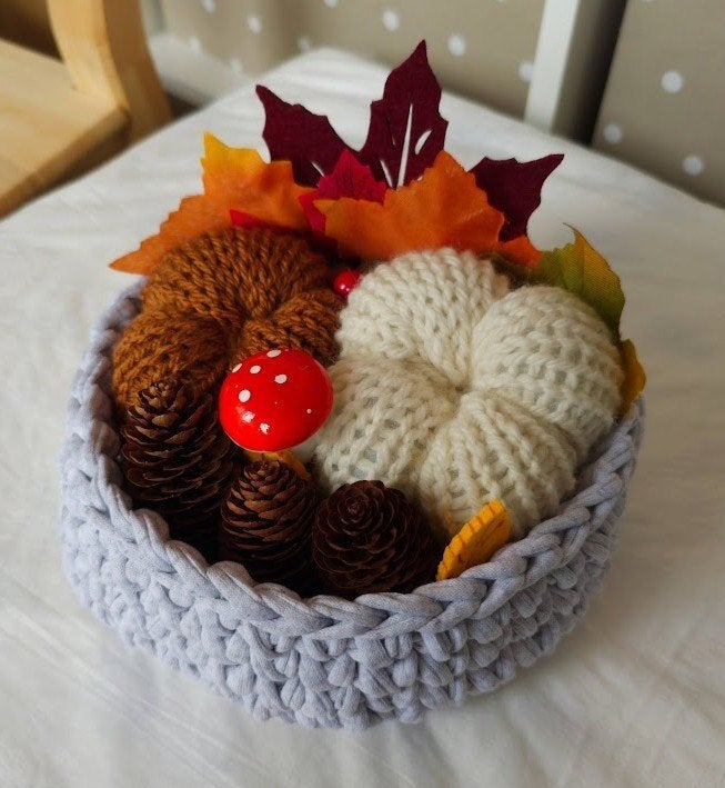 Middelgroot herfstmandje met pompoenen en houten details, Mand, Textiel, Rond, Nieuw