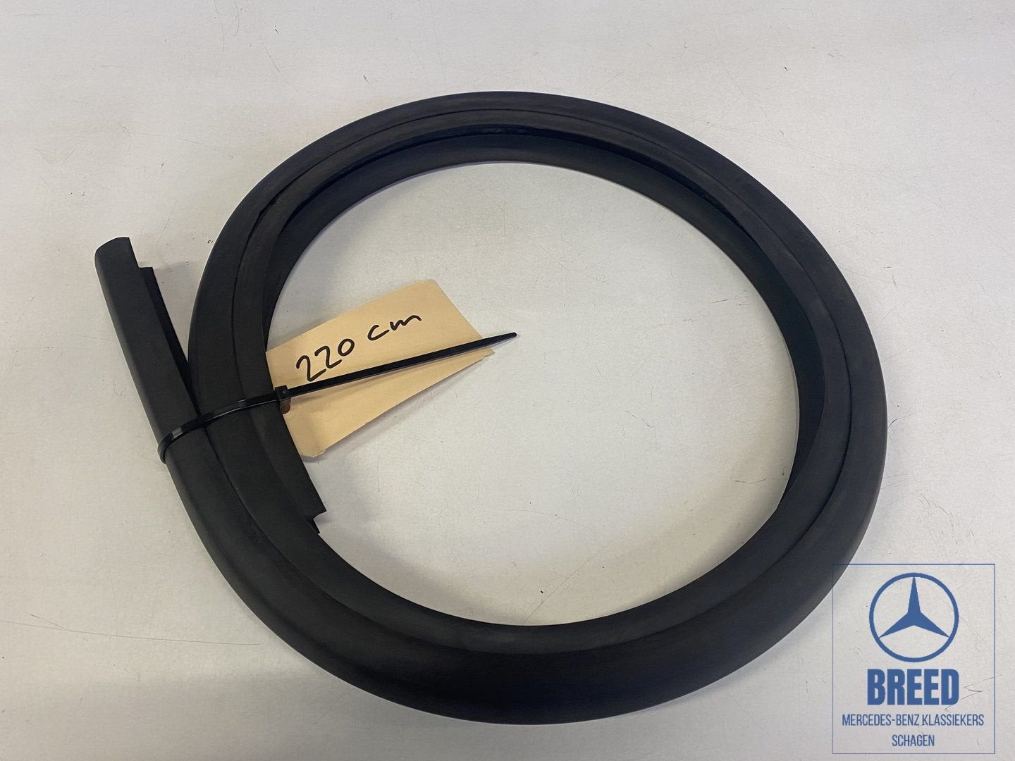 NOS stootrubber bumper voor Mercedes-Benz W114 W115 /8, -, Nieuw, Ophalen of Verzenden, -