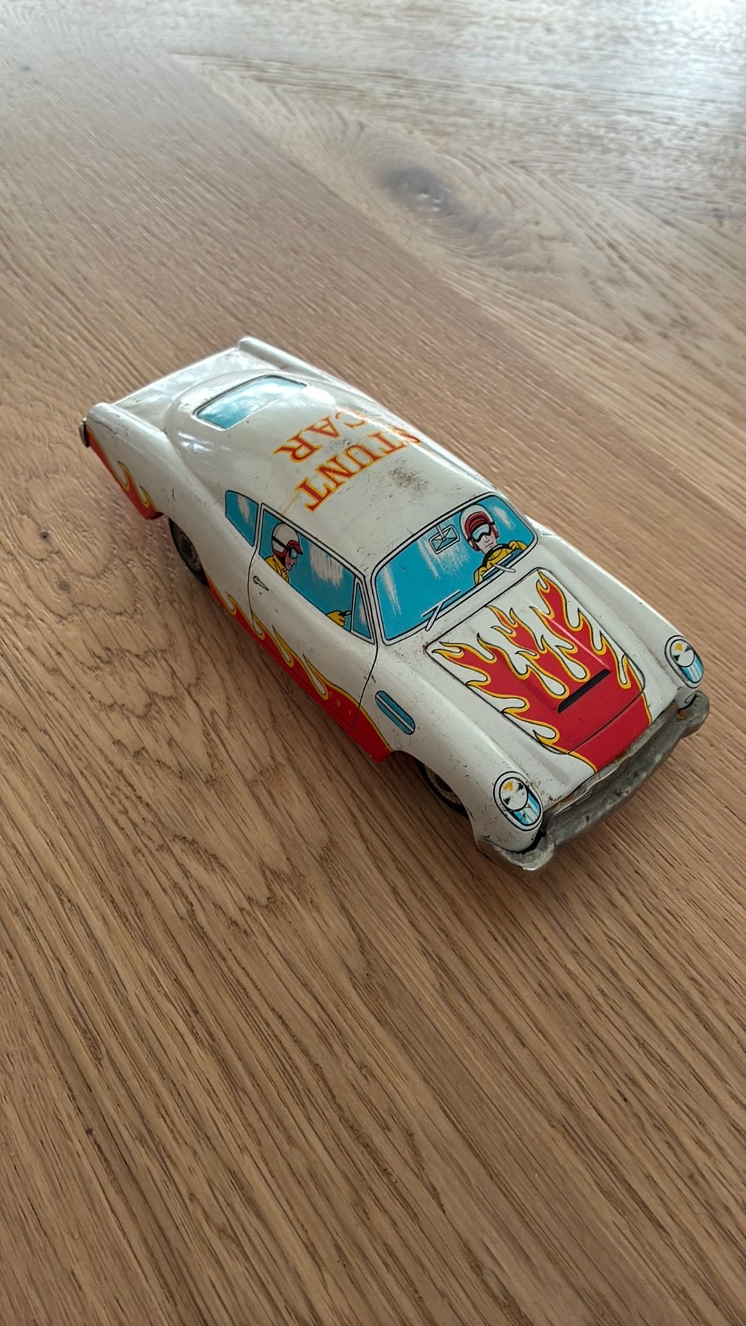 Oude blikken stunt car, Ophalen
