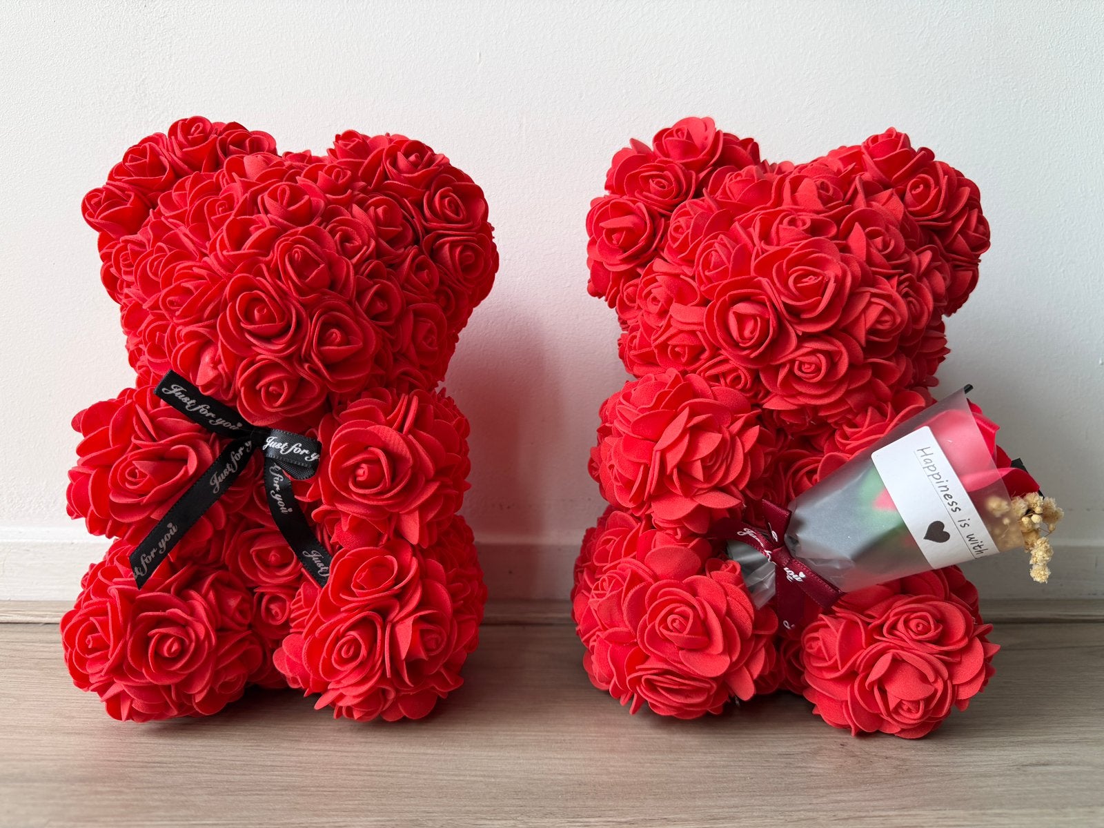 2 beertjes roosjes “Just for you” ca 22 en 24 cm hoog, Ophalen of Verzenden, Zo goed als nieuw, Overige typen, Overige merken